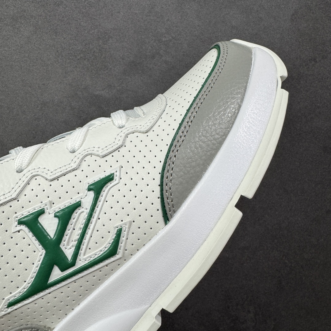 图片[5]-【公司级】Louis Vuitton Classic LV路易威登板鞋 小白鞋系列 舒适轻泡大底和百搭性霸屏整个时尚娱乐圈 细节调整完美主义鞋面采用进口头层小牛皮 独家开模轻泡大底侧边采用3D打印标志性Logo 尽显贵族时尚气息台湾进口小牛皮挂皮内里 配带正品全套包装 尺码：36-45-选品中心