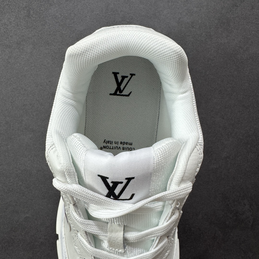 图片[7]-【公司级】Louis Vuitton Classic LV路易威登板鞋 小白鞋系列 舒适轻泡大底和百搭性霸屏整个时尚娱乐圈 细节调整完美主义鞋面采用进口头层小牛皮 独家开模轻泡大底侧边采用3D打印标志性Logo 尽显贵族时尚气息台湾进口小牛皮挂皮内里 配带正品全套包装 尺码：36-45-选品中心