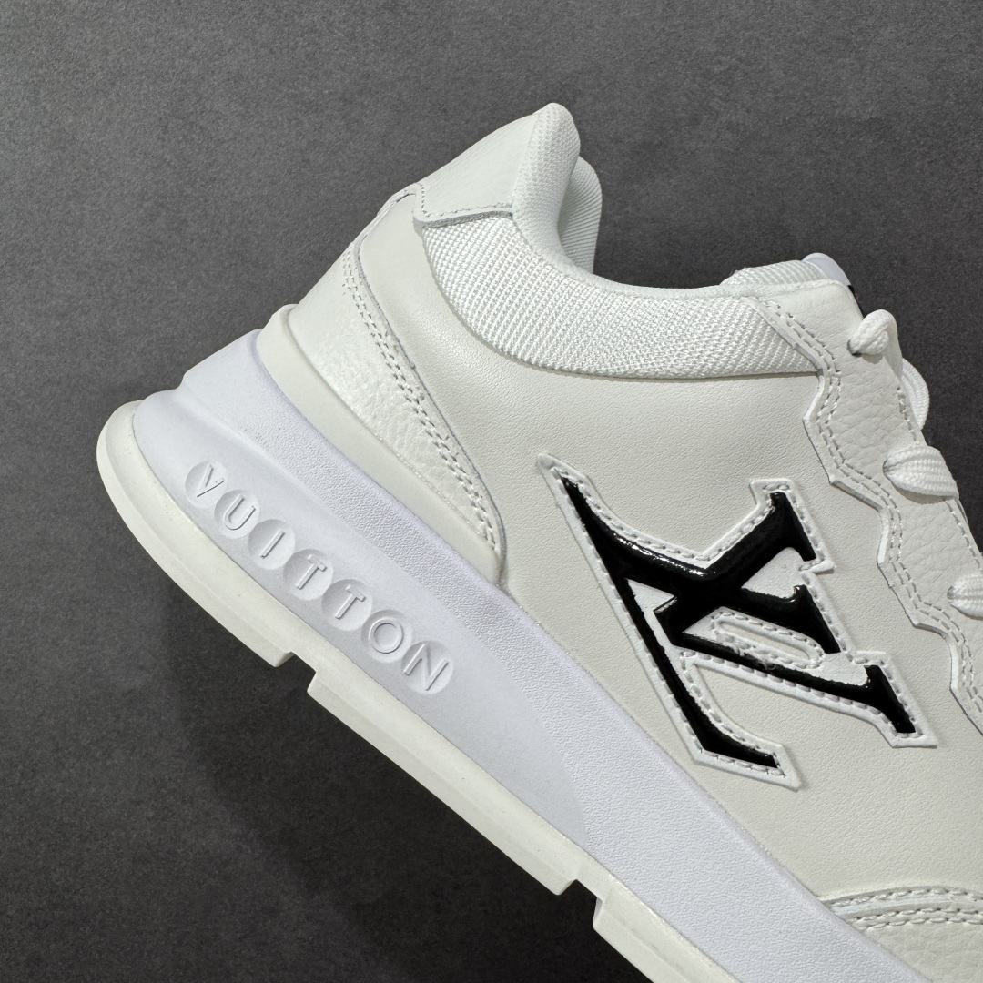 图片[6]-【公司级】Louis Vuitton Classic LV路易威登板鞋 小白鞋系列 舒适轻泡大底和百搭性霸屏整个时尚娱乐圈 细节调整完美主义鞋面采用进口头层小牛皮 独家开模轻泡大底侧边采用3D打印标志性Logo 尽显贵族时尚气息台湾进口小牛皮挂皮内里 配带正品全套包装 尺码：36-45-选品中心