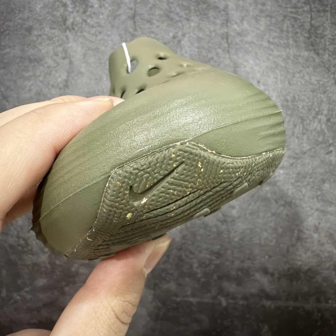  Reactx Rejuven 8 耐克新款夏季沙滩凉鞋拖鞋洞洞鞋  HV5060-201

市场最高版