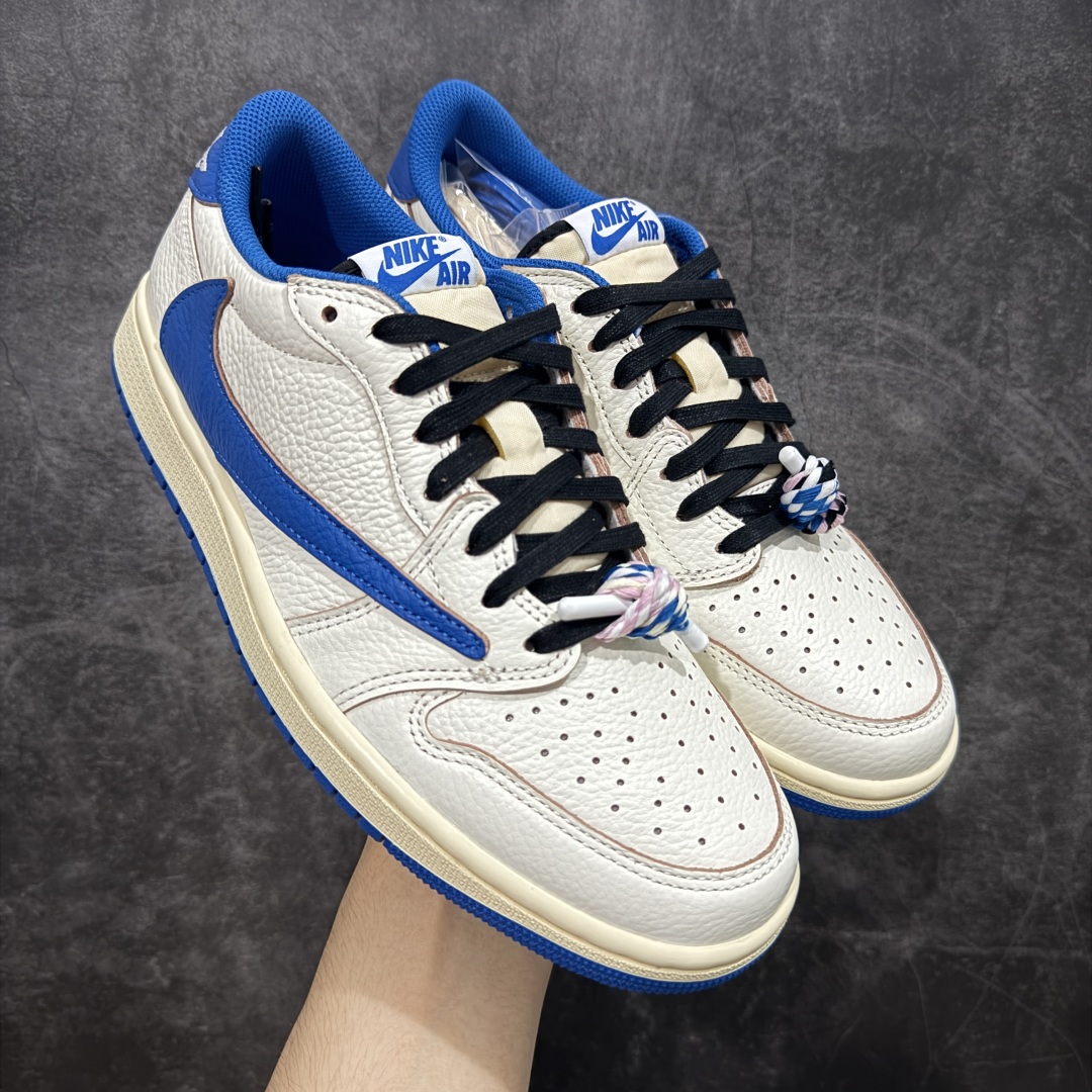 【莞顶LJR版本】Travis Scott x Air Jordan AJ1 Low OG SP TS联名倒钩低帮 白蓝闪电2.0 DM7866-104 市场风向标版本 圈内最强倒钩系列 高端零售裸鞋圈特供批次 产品品控稳定性领先行业 SZ原厂全套原楦原纸板冲刀磨具开发 原厂皮料加持 原厂港宝加持定型后跟R度完美 同源原厂电绣 鬼脸飞翼针数密度立体效果一致 百分百一致原鞋 原厂拉帮工艺 针距密度一致 后跟弧度收口自然不对折 极致一眼正品既视感 进口玻璃冲刀皮料裁剪零毛边 全鞋电脑针车工艺 品控清洁度最高QC检验标准 免检产品 原厂订购鞋盒、鞋标、防尘纸、鞋撑、鞋带 追求极致的原厂味道 尺码：36 36.5 37.5 38 38.5 39 40 40.5 41 42 42.5 43 44 44.5 45 45.5 46 47.5 48.5-选品中心