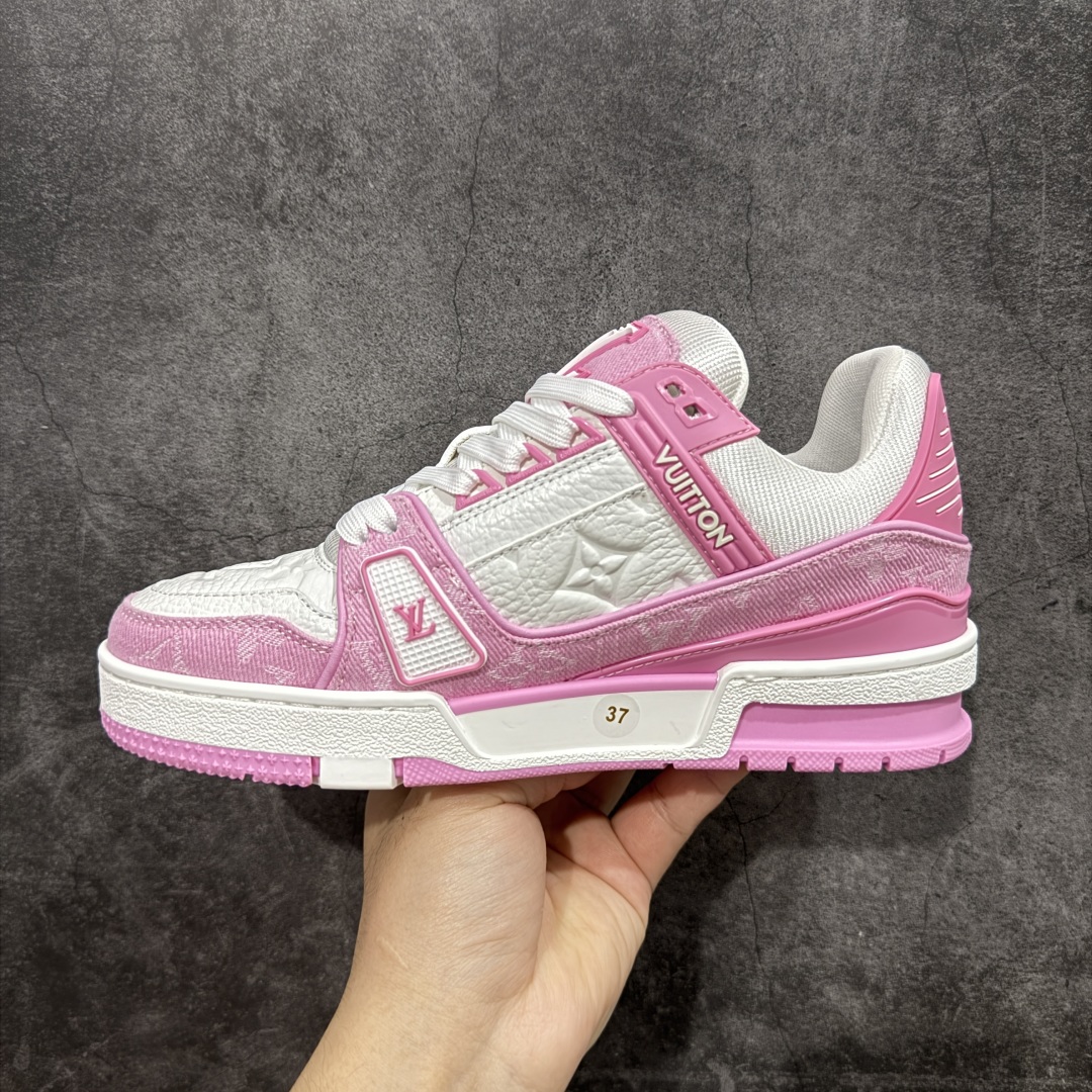
LV Trainer系列高奢运动鞋 粉白牛仔
新款芯片顶级 潮人必备单品
同步ZP官网空胶工艺  
鞋