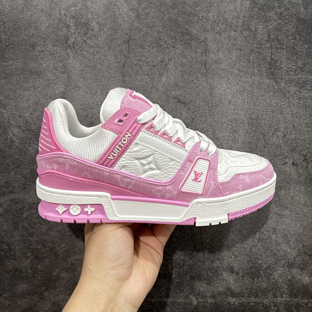 
LV Trainer系列高奢运动鞋 粉白牛仔
新款芯片顶级 潮人必备单品
同步ZP官网空胶工艺  
鞋