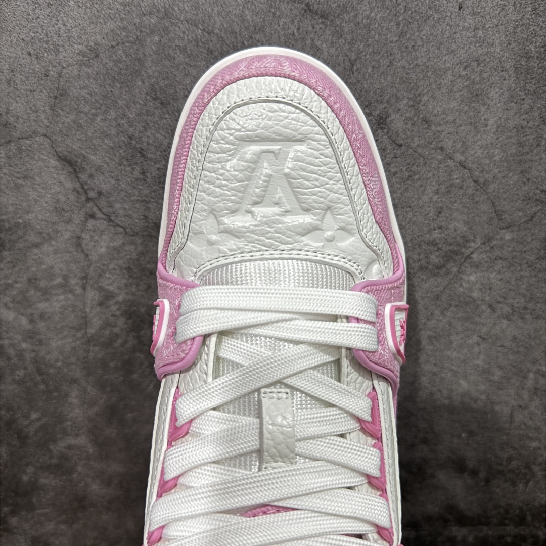 
LV Trainer系列高奢运动鞋 粉白牛仔
新款芯片顶级 潮人必备单品
同步ZP官网空胶工艺  
鞋