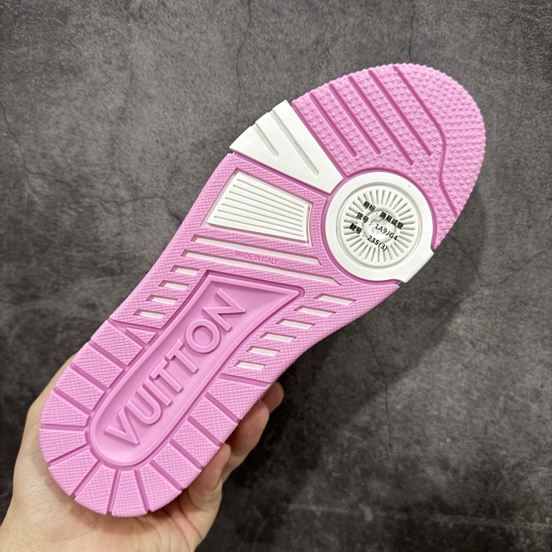 
LV Trainer系列高奢运动鞋 粉白牛仔
新款芯片顶级 潮人必备单品
同步ZP官网空胶工艺  
鞋