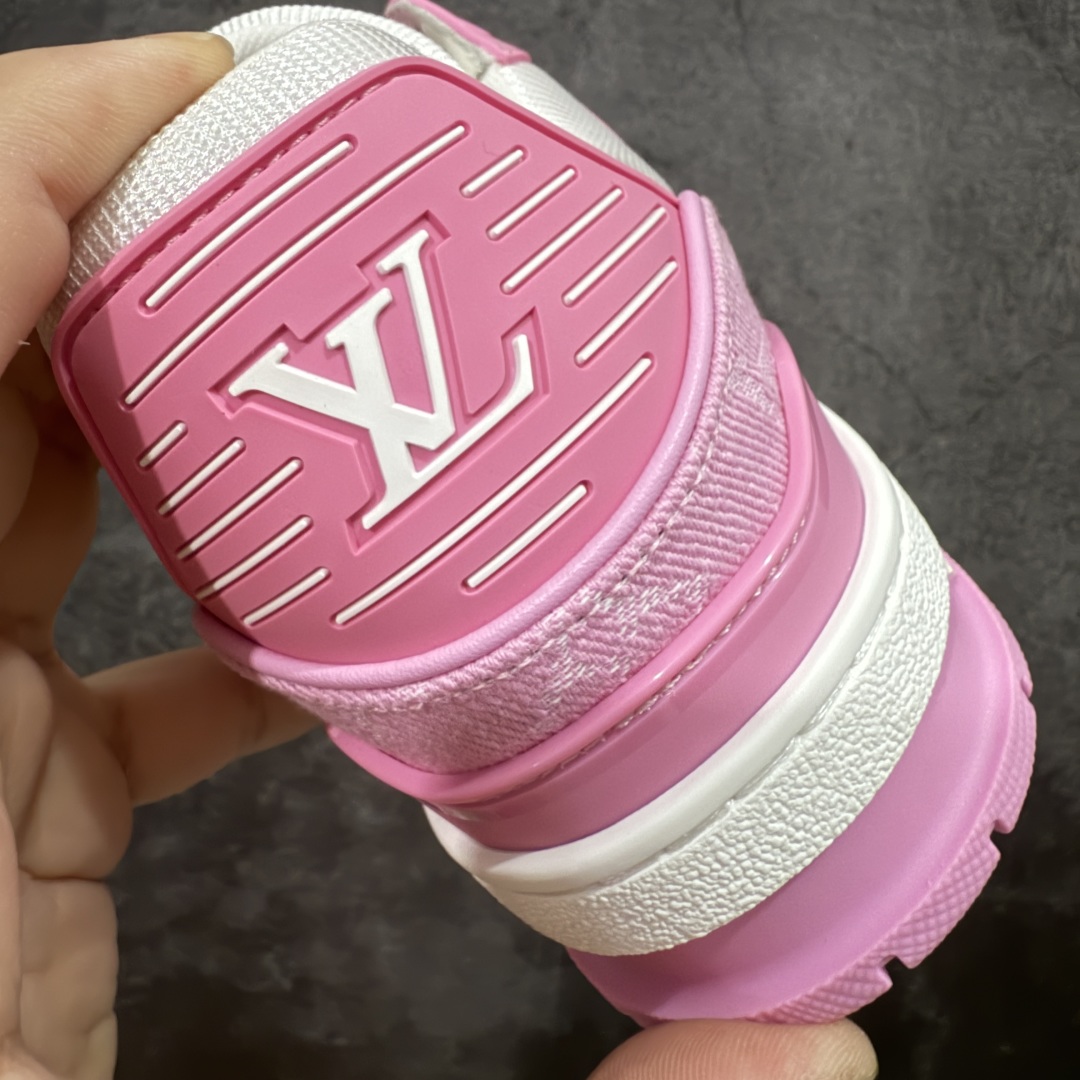 
LV Trainer系列高奢运动鞋 粉白牛仔
新款芯片顶级 潮人必备单品
同步ZP官网空胶工艺  
鞋