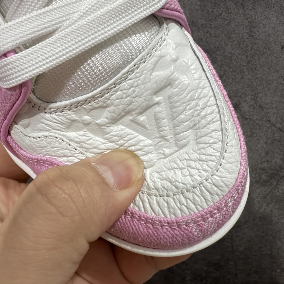 
LV Trainer系列高奢运动鞋 粉白牛仔
新款芯片顶级 潮人必备单品
同步ZP官网空胶工艺  
鞋