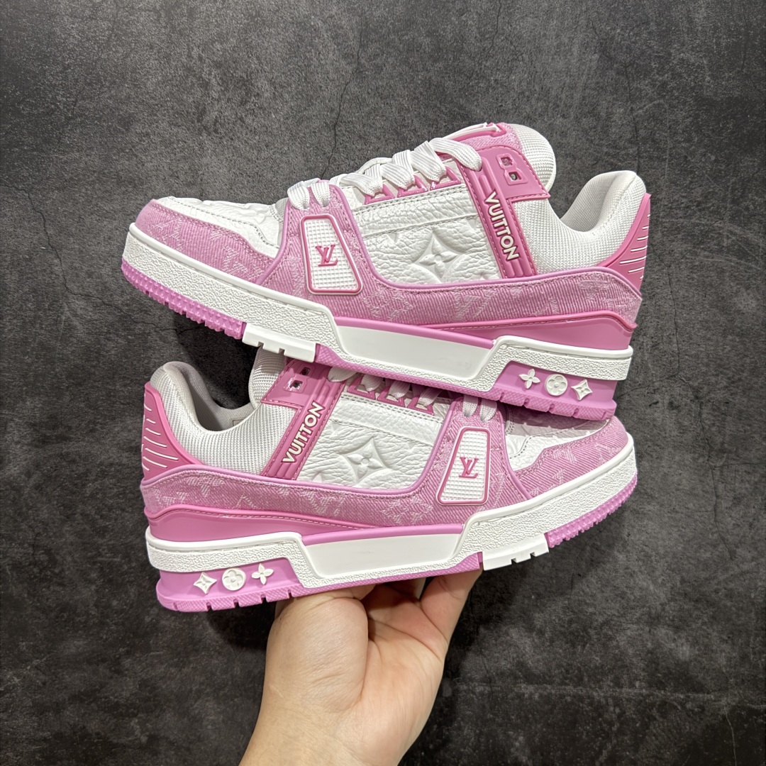 
LV Trainer系列高奢运动鞋 粉白牛仔
新款芯片顶级 潮人必备单品
同步ZP官网空胶工艺  
鞋