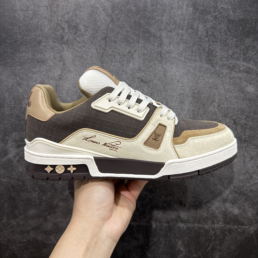 
LV Trainer系列高奢运动鞋 米灰棕
新款芯片顶级 潮人必备单品
同步ZP官网空胶工艺  
鞋舌