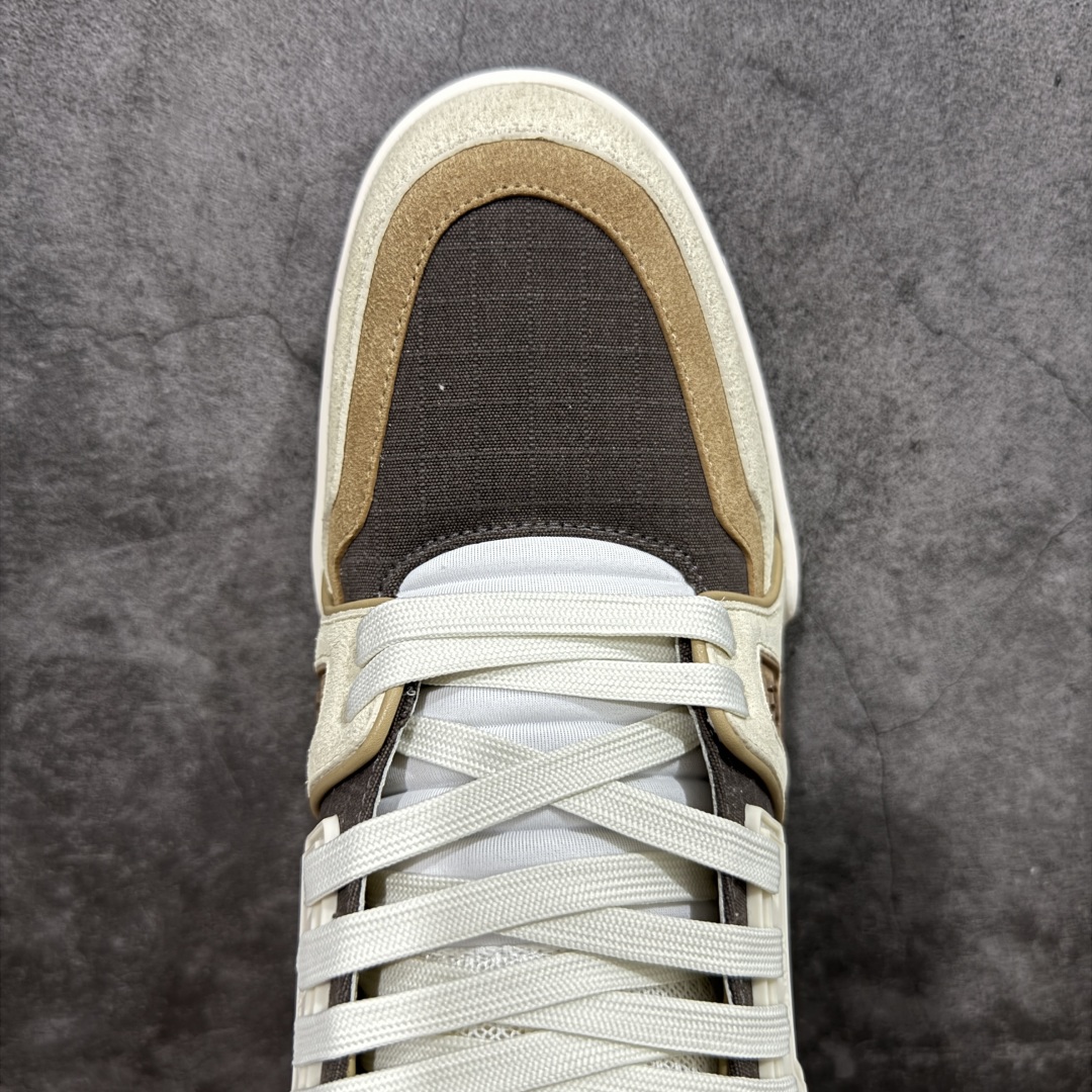 
LV Trainer系列高奢运动鞋 米灰棕
新款芯片顶级 潮人必备单品
同步ZP官网空胶工艺  
鞋舌