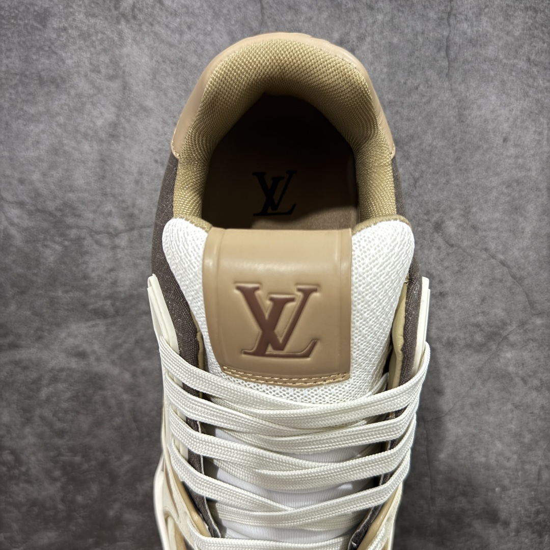 
LV Trainer系列高奢运动鞋 米灰棕
新款芯片顶级 潮人必备单品
同步ZP官网空胶工艺  
鞋舌