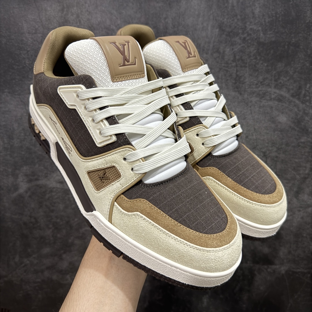 
LV Trainer系列高奢运动鞋 米灰棕
新款芯片顶级 潮人必备单品
同步ZP官网空胶工艺  
鞋舌