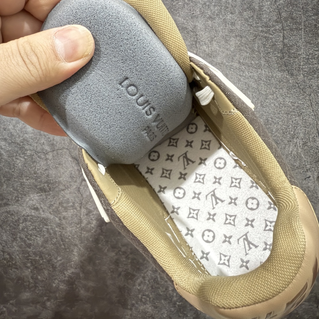 
LV Trainer系列高奢运动鞋 米灰棕
新款芯片顶级 潮人必备单品
同步ZP官网空胶工艺  
鞋舌
