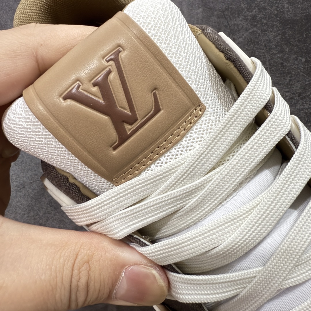
LV Trainer系列高奢运动鞋 米灰棕
新款芯片顶级 潮人必备单品
同步ZP官网空胶工艺  
鞋舌