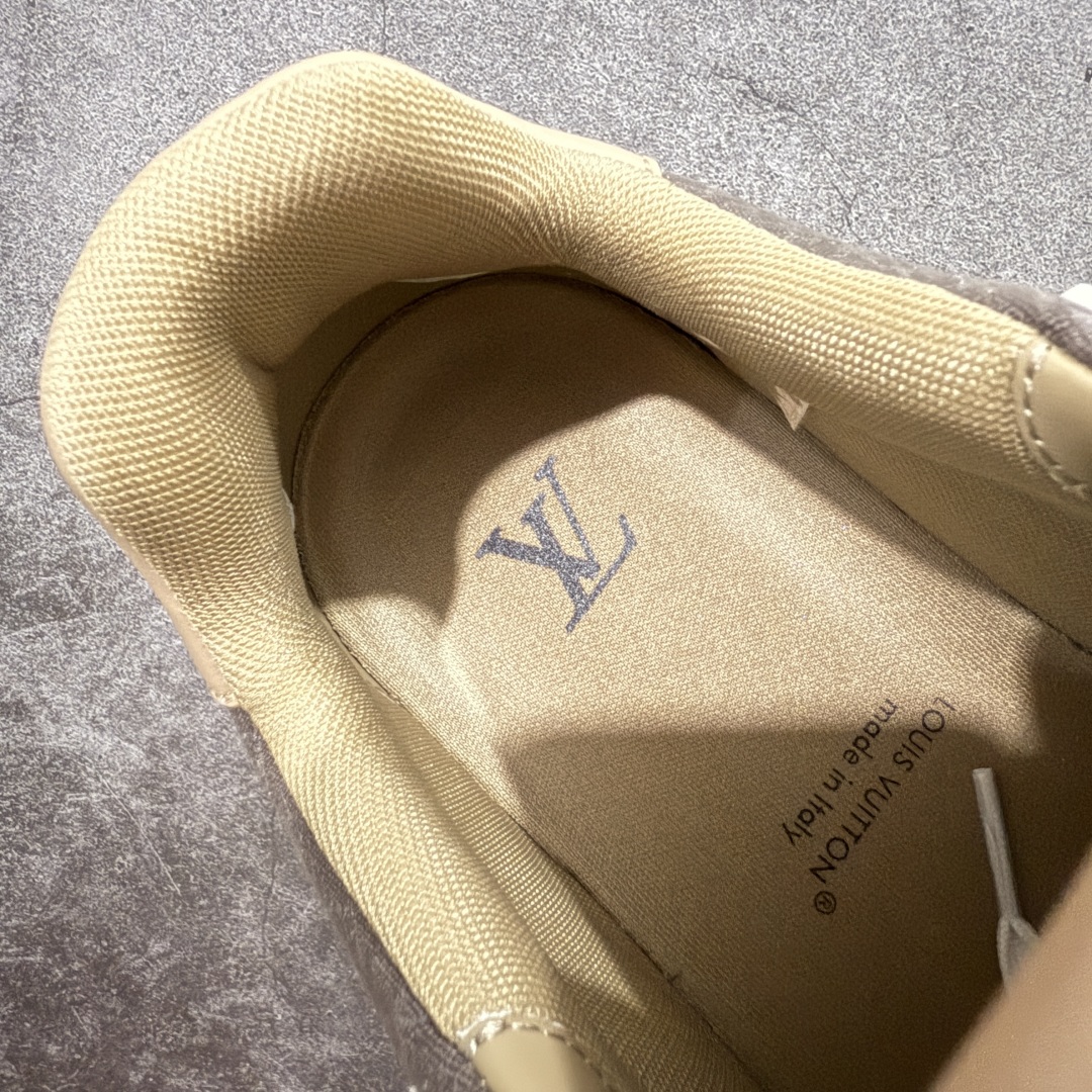 
LV Trainer系列高奢运动鞋 米灰棕
新款芯片顶级 潮人必备单品
同步ZP官网空胶工艺  
鞋舌