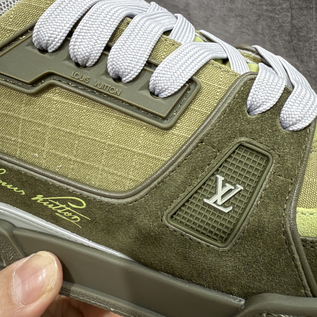
LV Trainer系列高奢运动鞋 绿色
新款芯片顶级 潮人必备单品
同步ZP官网空胶工艺  
鞋舌、