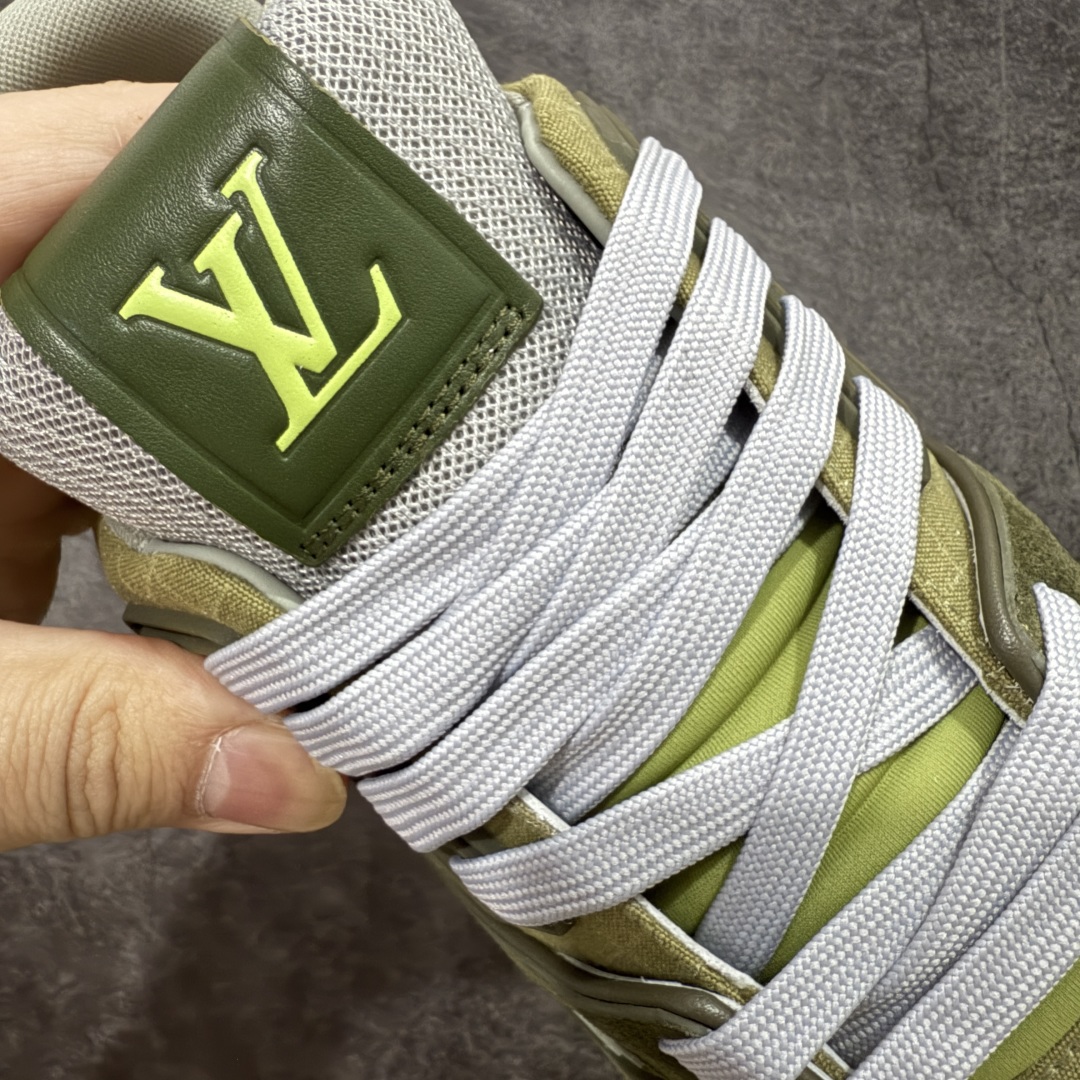 
LV Trainer系列高奢运动鞋 绿色
新款芯片顶级 潮人必备单品
同步ZP官网空胶工艺  
鞋舌、
