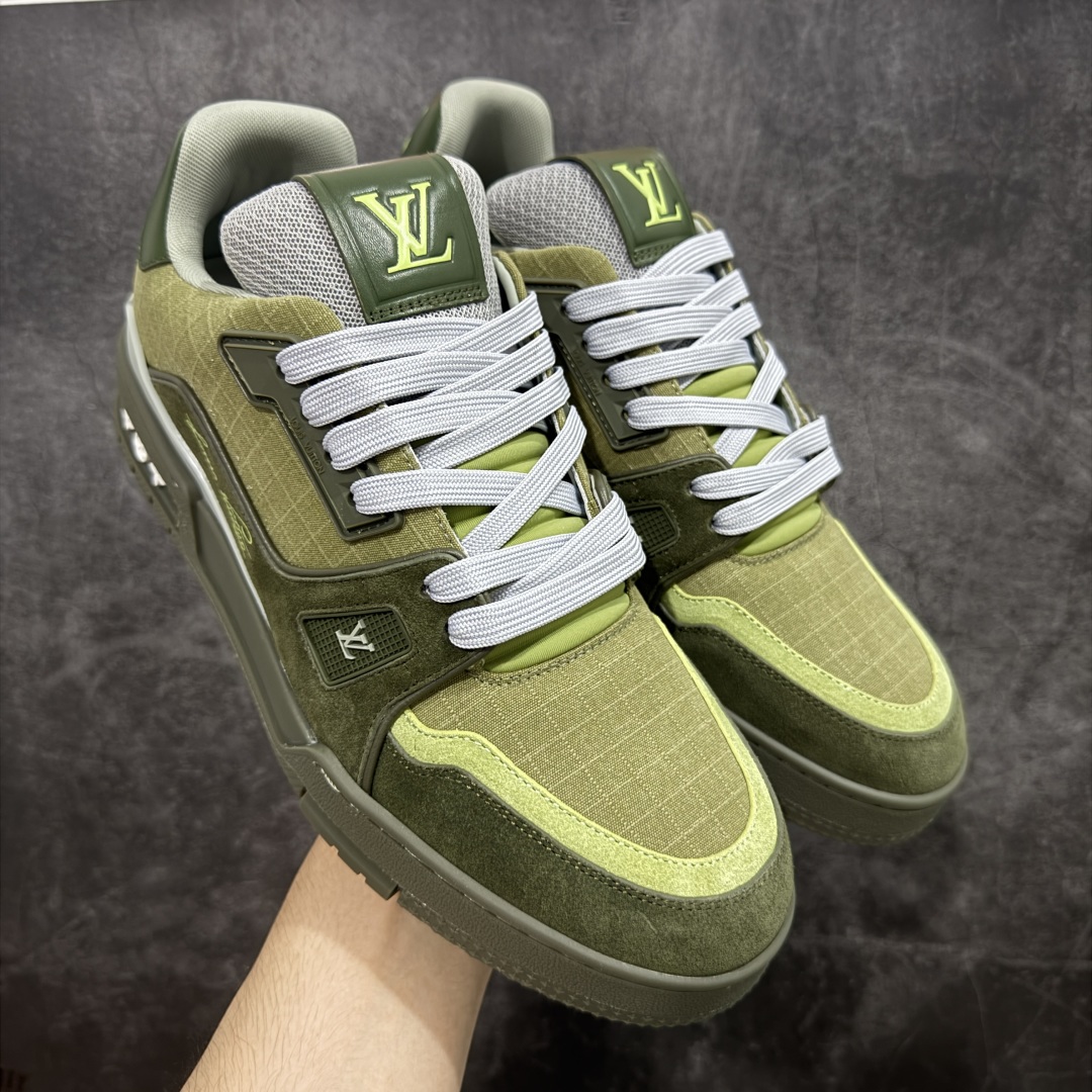 
LV Trainer系列高奢运动鞋 绿色
新款芯片顶级 潮人必备单品
同步ZP官网空胶工艺  
鞋舌、
