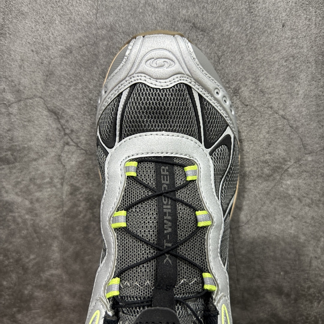 图片[5]-【666版本】SALOMON 萨洛蒙 XT-WHISPER 舒适百搭耐磨轻便低帮 休闲越野训练城市通勤跑步鞋 男女同款 棕银色 纯原外贸平台特供订单 耗时半年巨作 #全套原纸板楦头开发 #原厂特供网布配套加持 #确保原汁原味 完美呈现版型 #原档数据独家私模五层组合大底 #男女鞋同步官方开发至46 #原装Ortholite轻量化鞋垫 #中底布带钢印编号 原厂TPU锁扣 #进口港宝加持 后跟自然饱满 还原公司包裹性 #鞋面采用SENSIFT贴合技术 #全方位贴合包裹脚型 #鞋跟部鞋底牵引设计 #提供强大的抓地性能 #更适应野外崎岖不平的道路 #基于 SALOMON 初代 XT 鞋身造型并搭载 4D ADVANCED CHASSIS™ 大底打造而成 为这款 XT-WHISPER 带来了多项足部控制与保护等功能性 如在运动过程中控制左右晃动的过程而提高稳定性、改善长途越野过程中足中到足尖的过渡、提高感知岩石的精确度以抵抗尖锐物体对脚底的伤害以及采用动态缓冲来增强穿着舒适感 从而减轻疲劳感 使 XT-WHISPER 成为一双舒适且安全的户外之履 货号：477611 尺码：36 36.5 37.5 38 38.5 39 40 40.5 41 42 42.5 43 44 45 46-选品中心