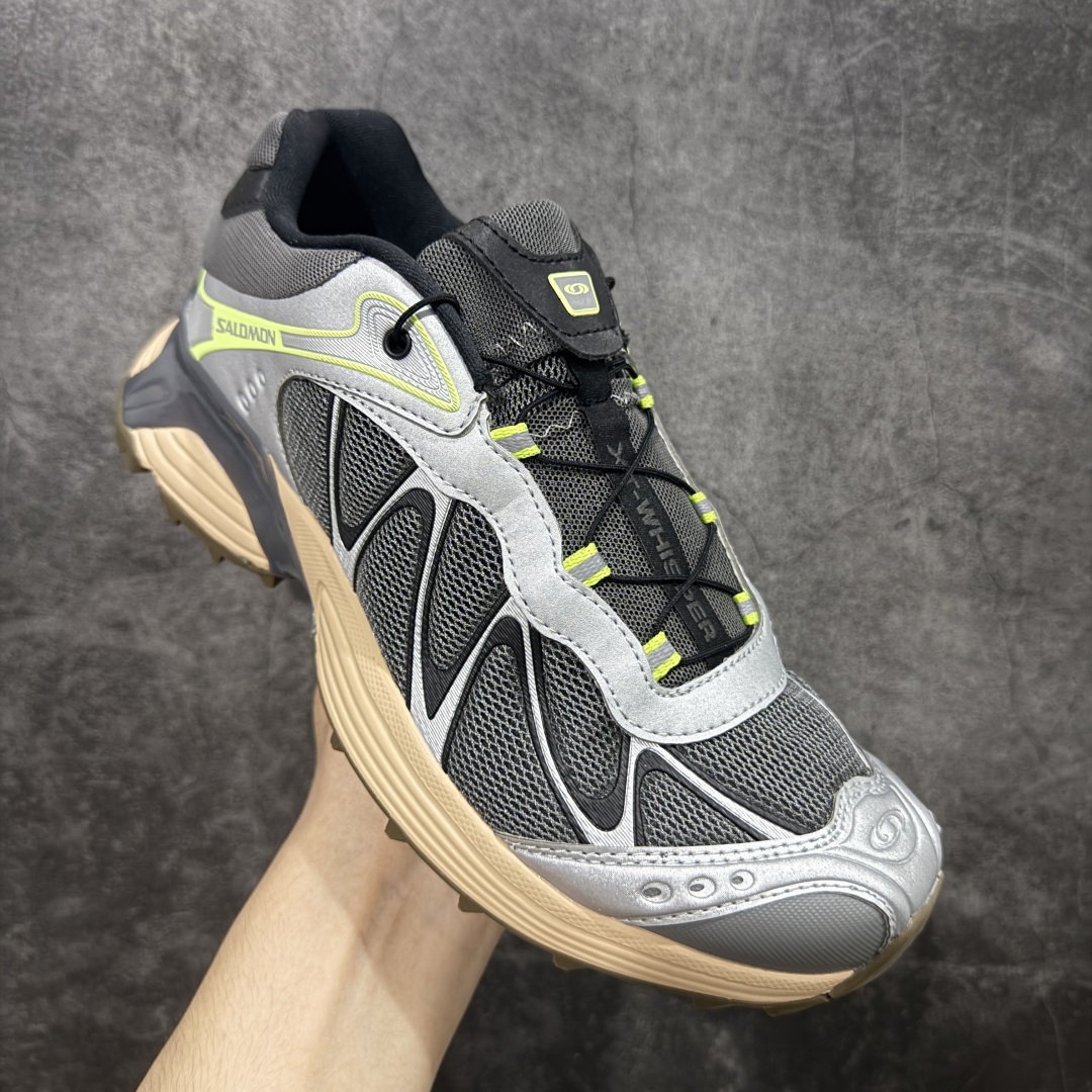 图片[3]-【666版本】SALOMON 萨洛蒙 XT-WHISPER 舒适百搭耐磨轻便低帮 休闲越野训练城市通勤跑步鞋 男女同款 棕银色 纯原外贸平台特供订单 耗时半年巨作 #全套原纸板楦头开发 #原厂特供网布配套加持 #确保原汁原味 完美呈现版型 #原档数据独家私模五层组合大底 #男女鞋同步官方开发至46 #原装Ortholite轻量化鞋垫 #中底布带钢印编号 原厂TPU锁扣 #进口港宝加持 后跟自然饱满 还原公司包裹性 #鞋面采用SENSIFT贴合技术 #全方位贴合包裹脚型 #鞋跟部鞋底牵引设计 #提供强大的抓地性能 #更适应野外崎岖不平的道路 #基于 SALOMON 初代 XT 鞋身造型并搭载 4D ADVANCED CHASSIS™ 大底打造而成 为这款 XT-WHISPER 带来了多项足部控制与保护等功能性 如在运动过程中控制左右晃动的过程而提高稳定性、改善长途越野过程中足中到足尖的过渡、提高感知岩石的精确度以抵抗尖锐物体对脚底的伤害以及采用动态缓冲来增强穿着舒适感 从而减轻疲劳感 使 XT-WHISPER 成为一双舒适且安全的户外之履 货号：477611 尺码：36 36.5 37.5 38 38.5 39 40 40.5 41 42 42.5 43 44 45 46-选品中心