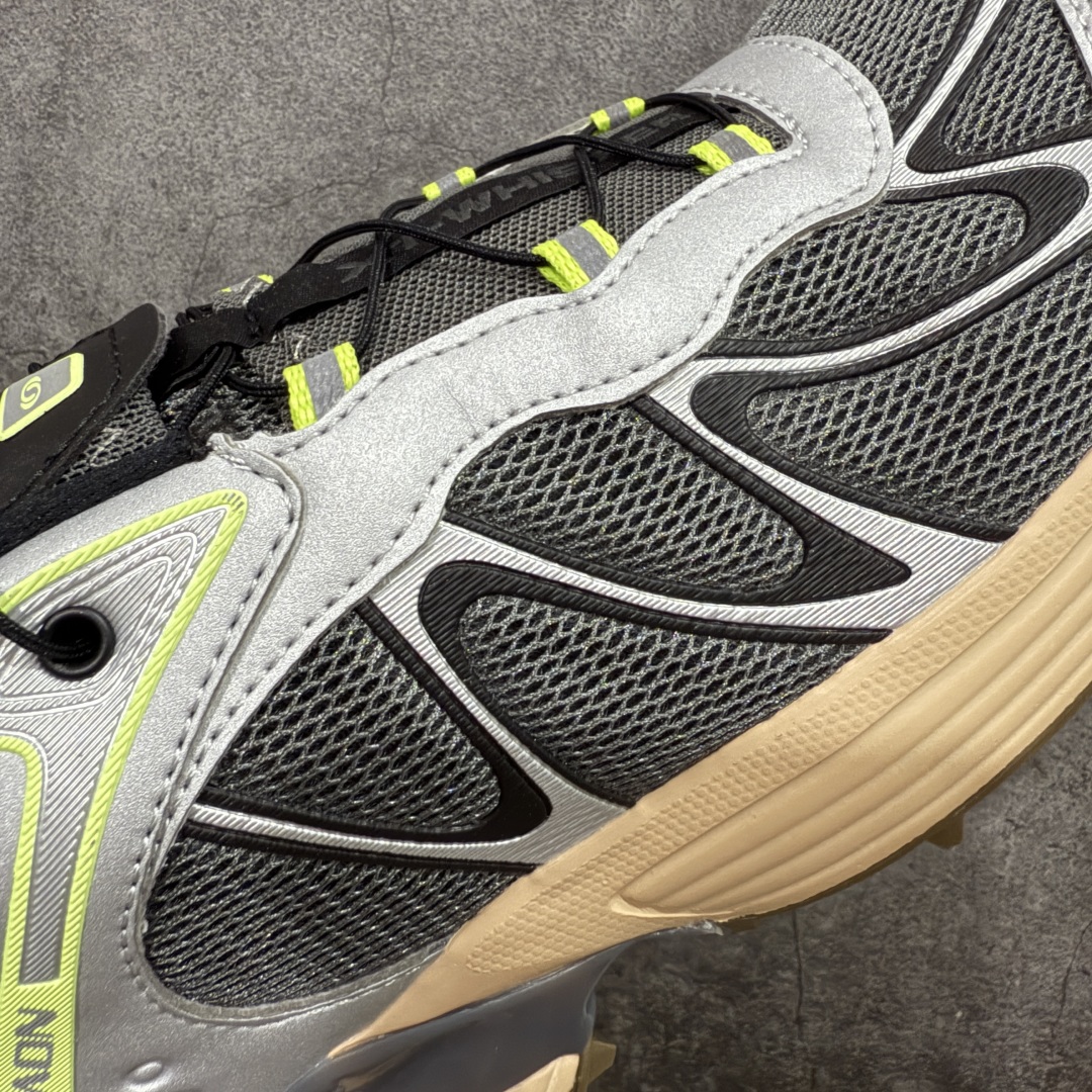 图片[4]-【666版本】SALOMON 萨洛蒙 XT-WHISPER 舒适百搭耐磨轻便低帮 休闲越野训练城市通勤跑步鞋 男女同款 棕银色 纯原外贸平台特供订单 耗时半年巨作 #全套原纸板楦头开发 #原厂特供网布配套加持 #确保原汁原味 完美呈现版型 #原档数据独家私模五层组合大底 #男女鞋同步官方开发至46 #原装Ortholite轻量化鞋垫 #中底布带钢印编号 原厂TPU锁扣 #进口港宝加持 后跟自然饱满 还原公司包裹性 #鞋面采用SENSIFT贴合技术 #全方位贴合包裹脚型 #鞋跟部鞋底牵引设计 #提供强大的抓地性能 #更适应野外崎岖不平的道路 #基于 SALOMON 初代 XT 鞋身造型并搭载 4D ADVANCED CHASSIS™ 大底打造而成 为这款 XT-WHISPER 带来了多项足部控制与保护等功能性 如在运动过程中控制左右晃动的过程而提高稳定性、改善长途越野过程中足中到足尖的过渡、提高感知岩石的精确度以抵抗尖锐物体对脚底的伤害以及采用动态缓冲来增强穿着舒适感 从而减轻疲劳感 使 XT-WHISPER 成为一双舒适且安全的户外之履 货号：477611 尺码：36 36.5 37.5 38 38.5 39 40 40.5 41 42 42.5 43 44 45 46-选品中心