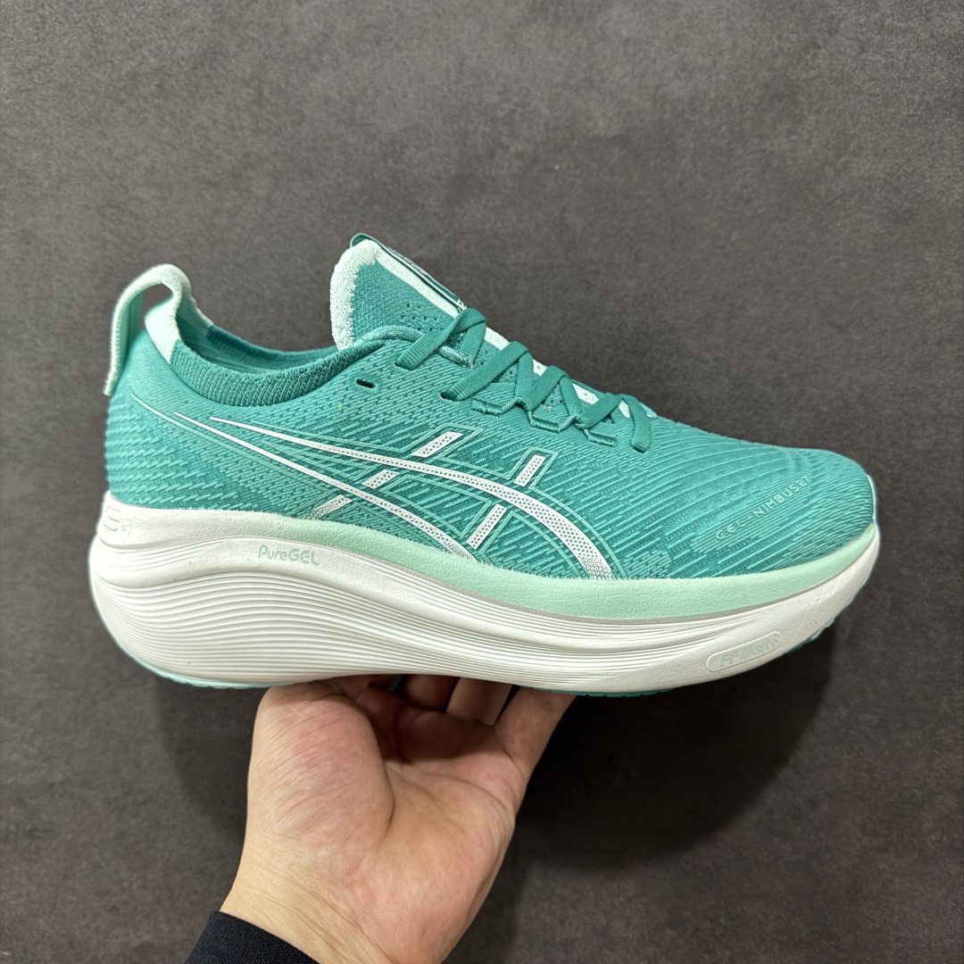 【公司级】Asics GEL-Nimbus 27 亚瑟士缓震跑鞋 近年复古风潮的势头很旺 ASICS一直坚信保持身体的健康与活力是打造健康快乐的生活方式的最佳途径 ASICS为复古鞋型注入新设计 为玩家的街头穿搭提供了更多可能 GEL-NIMBUSTM9运动鞋最初是为中立和仰卧跑步者设计的长距离训练器 采用原始材料和关键细节重新设计 其Y2K时代的工业外观也被大胆的对比和色块所抵消 尺码:36 36.5 37.5 38 38.5 39 40 40.5 41.5 42 42.5 43.5 44 44.5 45 46-选品中心