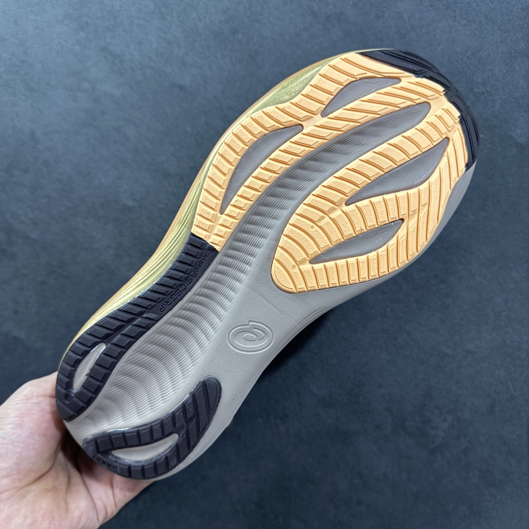 图片[9]-【公司级】Asics GEL-Nimbus 27 亚瑟士缓震跑鞋 近年复古风潮的势头很旺 ASICS一直坚信保持身体的健康与活力是打造健康快乐的生活方式的最佳途径 ASICS为复古鞋型注入新设计 为玩家的街头穿搭提供了更多可能 GEL-NIMBUSTM9运动鞋最初是为中立和仰卧跑步者设计的长距离训练器 采用原始材料和关键细节重新设计 其Y2K时代的工业外观也被大胆的对比和色块所抵消 尺码：36 36.5 37.5 38 38.5 39 40 40.5 41.5 42 42.5 43.5 44 44.5 45 46-选品中心