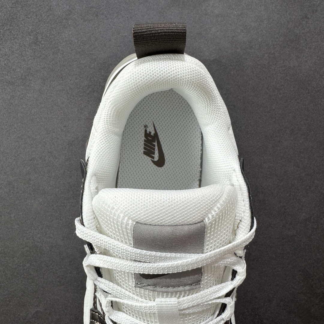 图片[7]-【公司级】NK V2k Runtekk 复古老爹鞋跑步鞋 HV6416-200 材质上使用大面积网眼 皮革 TPU 组成 支撑和透气性肯定不错 中底处由 Cushlon 泡绵打造 保证在压马路时可以提供优秀脚感 并通过一手做旧氧化效果突出复古感 中底造型很容易让大家联想到巴黎世家3XL 增高效果同样不能忽视 尺码：36-45-选品中心