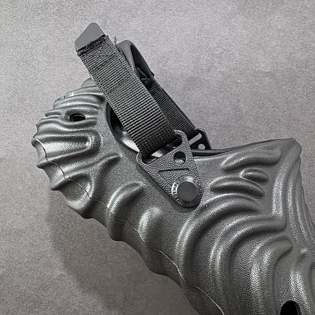 图片[6]-【小盒版】Salehe Bembury x Crocs Polle x Clog 卡骆驰指纹 莞产盒装卡骆驰指纹系列 美国休闲鞋履品牌·卡骆驰联乘新晋国际知名鞋类设计师Salehe Bembury x Crocs Pollex Clog 指纹式脊骨系列夏日沙滩室内外穿搭休闲涉水洞洞鞋凉拖鞋经典logo，活力十足；洞洞设计，使湿气排出，干爽舒适。轻盈舒适，缓 沖冲充满弹性；鞋底防滑耐磨 尺码：M4/W6=36-37(22cm) M5/W7=37-38(23cm) M6/W8=38-39(24cm) M7/W9=39-40(25cm) M8/W10=41-42(26cm) M9/W11=42-43(27cm) M10/W12=43-44(28cm) M11/W13=45-46(29cm)-选品中心