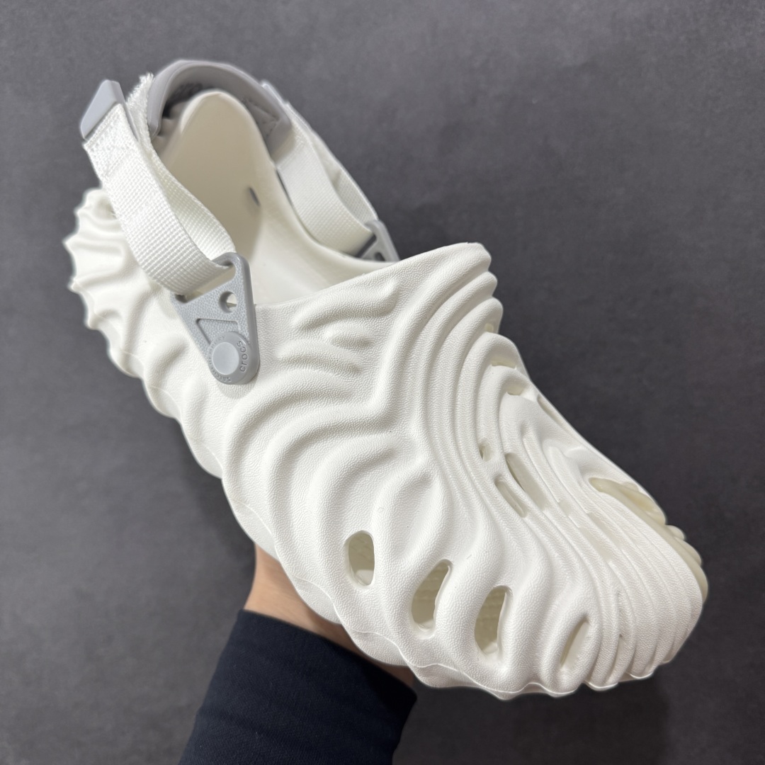 图片[3]-【小盒版】Salehe Bembury x Crocs Polle x Clog 卡骆驰指纹 莞产盒装卡骆驰指纹系列 美国休闲鞋履品牌·卡骆驰联乘新晋国际知名鞋类设计师Salehe Bembury x Crocs Pollex Clog 指纹式脊骨系列夏日沙滩室内外穿搭休闲涉水洞洞鞋凉拖鞋经典logo，活力十足；洞洞设计，使湿气排出，干爽舒适。轻盈舒适，缓 沖冲充满弹性；鞋底防滑耐磨 尺码：M4/W6=36-37(22cm) M5/W7=37-38(23cm) M6/W8=38-39(24cm) M7/W9=39-40(25cm) M8/W10=41-42(26cm) M9/W11=42-43(27cm) M10/W12=43-44(28cm) M11/W13=45-46(29cm)-选品中心