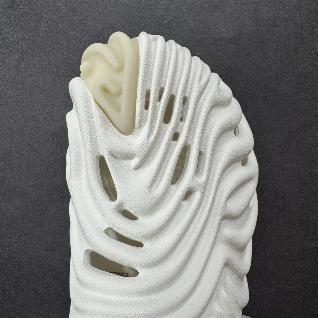 图片[8]-【小盒版】Salehe Bembury x Crocs Polle x Clog 卡骆驰指纹 莞产盒装卡骆驰指纹系列 美国休闲鞋履品牌·卡骆驰联乘新晋国际知名鞋类设计师Salehe Bembury x Crocs Pollex Clog 指纹式脊骨系列夏日沙滩室内外穿搭休闲涉水洞洞鞋凉拖鞋经典logo，活力十足；洞洞设计，使湿气排出，干爽舒适。轻盈舒适，缓 沖冲充满弹性；鞋底防滑耐磨 尺码：M4/W6=36-37(22cm) M5/W7=37-38(23cm) M6/W8=38-39(24cm) M7/W9=39-40(25cm) M8/W10=41-42(26cm) M9/W11=42-43(27cm) M10/W12=43-44(28cm) M11/W13=45-46(29cm)-选品中心