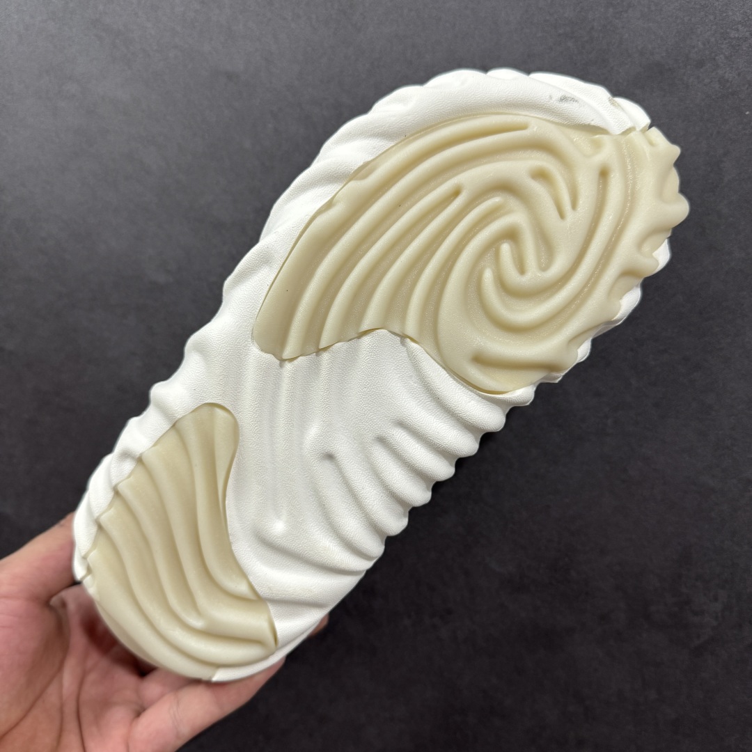 图片[9]-【小盒版】Salehe Bembury x Crocs Polle x Clog 卡骆驰指纹 莞产盒装卡骆驰指纹系列 美国休闲鞋履品牌·卡骆驰联乘新晋国际知名鞋类设计师Salehe Bembury x Crocs Pollex Clog 指纹式脊骨系列夏日沙滩室内外穿搭休闲涉水洞洞鞋凉拖鞋经典logo，活力十足；洞洞设计，使湿气排出，干爽舒适。轻盈舒适，缓 沖冲充满弹性；鞋底防滑耐磨 尺码：M4/W6=36-37(22cm) M5/W7=37-38(23cm) M6/W8=38-39(24cm) M7/W9=39-40(25cm) M8/W10=41-42(26cm) M9/W11=42-43(27cm) M10/W12=43-44(28cm) M11/W13=45-46(29cm)-选品中心