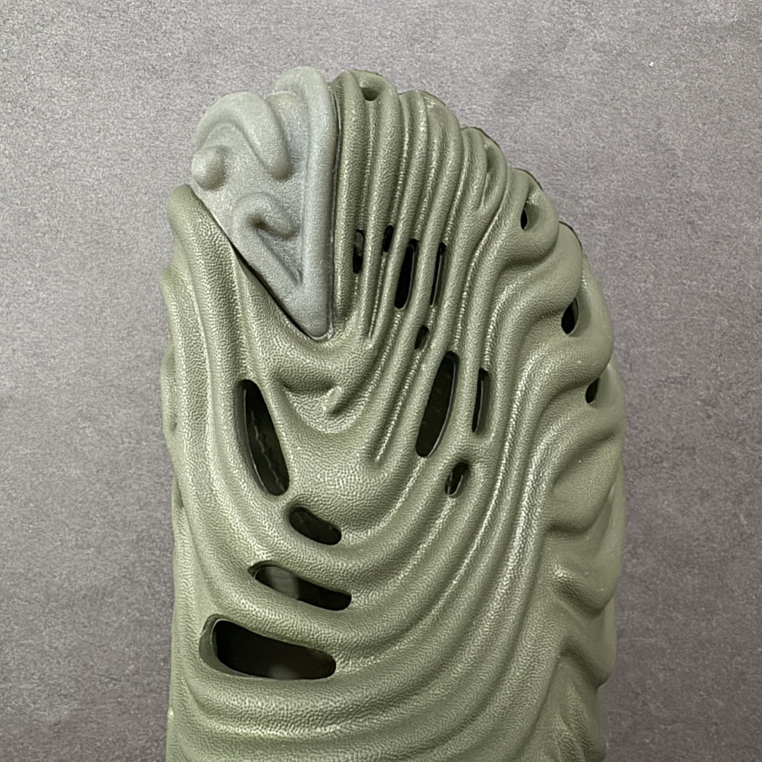 图片[8]-【小盒版】Salehe Bembury x Crocs Polle x Clog 卡骆驰指纹 莞产盒装卡骆驰指纹系列 美国休闲鞋履品牌·卡骆驰联乘新晋国际知名鞋类设计师Salehe Bembury x Crocs Pollex Clog 指纹式脊骨系列夏日沙滩室内外穿搭休闲涉水洞洞鞋凉拖鞋经典logo，活力十足；洞洞设计，使湿气排出，干爽舒适。轻盈舒适，缓 沖冲充满弹性；鞋底防滑耐磨 尺码：M4/W6=36-37(22cm) M5/W7=37-38(23cm) M6/W8=38-39(24cm) M7/W9=39-40(25cm) M8/W10=41-42(26cm) M9/W11=42-43(27cm) M10/W12=43-44(28cm) M11/W13=45-46(29cm)-选品中心