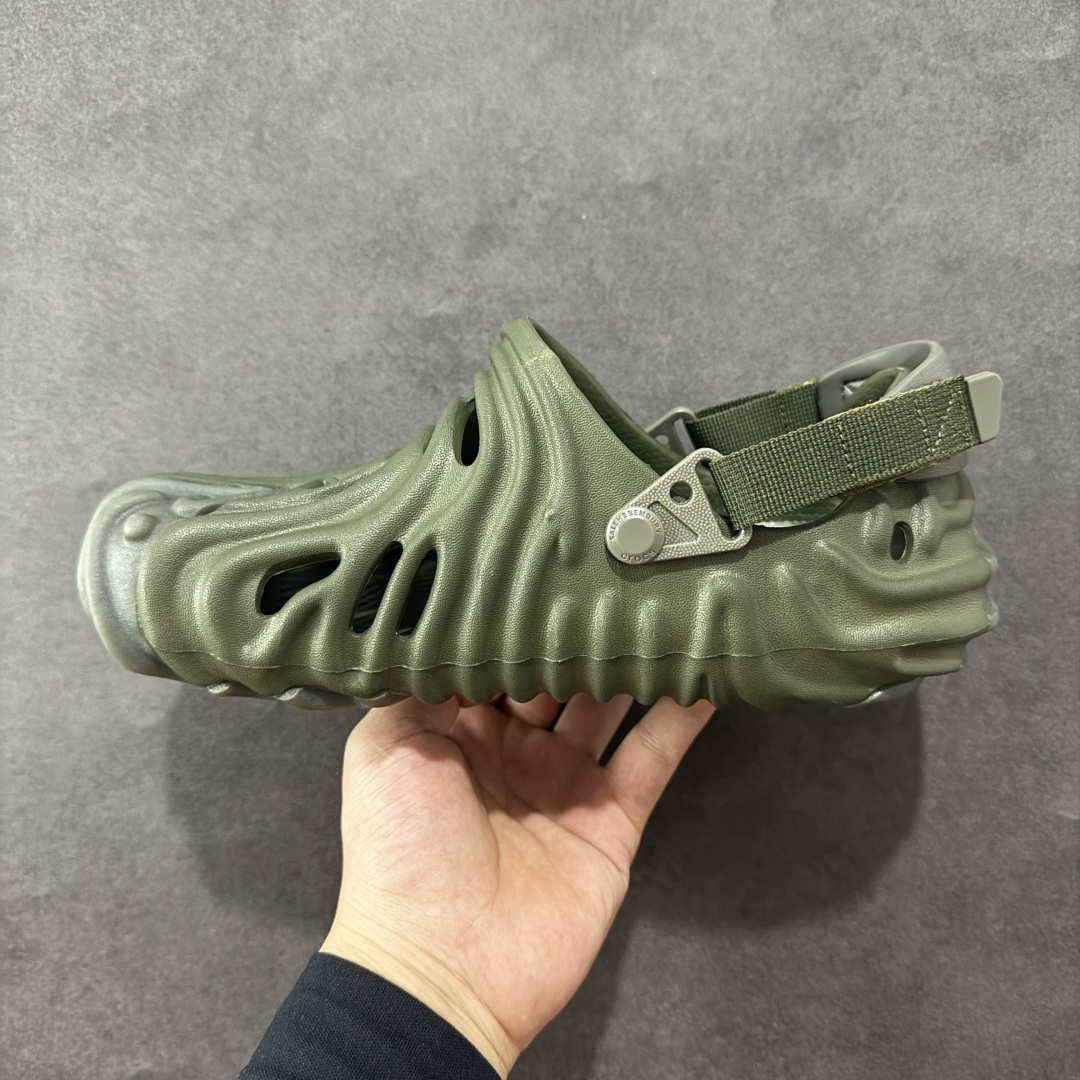 图片[2]-【小盒版】Salehe Bembury x Crocs Polle x Clog 卡骆驰指纹 莞产盒装卡骆驰指纹系列 美国休闲鞋履品牌·卡骆驰联乘新晋国际知名鞋类设计师Salehe Bembury x Crocs Pollex Clog 指纹式脊骨系列夏日沙滩室内外穿搭休闲涉水洞洞鞋凉拖鞋经典logo，活力十足；洞洞设计，使湿气排出，干爽舒适。轻盈舒适，缓 沖冲充满弹性；鞋底防滑耐磨 尺码：M4/W6=36-37(22cm) M5/W7=37-38(23cm) M6/W8=38-39(24cm) M7/W9=39-40(25cm) M8/W10=41-42(26cm) M9/W11=42-43(27cm) M10/W12=43-44(28cm) M11/W13=45-46(29cm)-选品中心