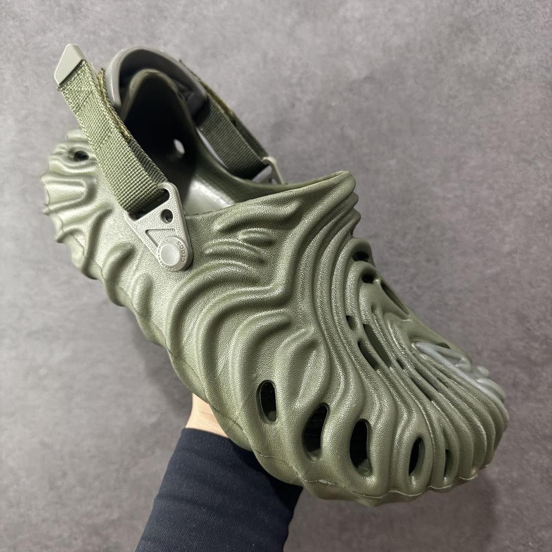 图片[3]-【小盒版】Salehe Bembury x Crocs Polle x Clog 卡骆驰指纹 莞产盒装卡骆驰指纹系列 美国休闲鞋履品牌·卡骆驰联乘新晋国际知名鞋类设计师Salehe Bembury x Crocs Pollex Clog 指纹式脊骨系列夏日沙滩室内外穿搭休闲涉水洞洞鞋凉拖鞋经典logo，活力十足；洞洞设计，使湿气排出，干爽舒适。轻盈舒适，缓 沖冲充满弹性；鞋底防滑耐磨 尺码：M4/W6=36-37(22cm) M5/W7=37-38(23cm) M6/W8=38-39(24cm) M7/W9=39-40(25cm) M8/W10=41-42(26cm) M9/W11=42-43(27cm) M10/W12=43-44(28cm) M11/W13=45-46(29cm)-选品中心