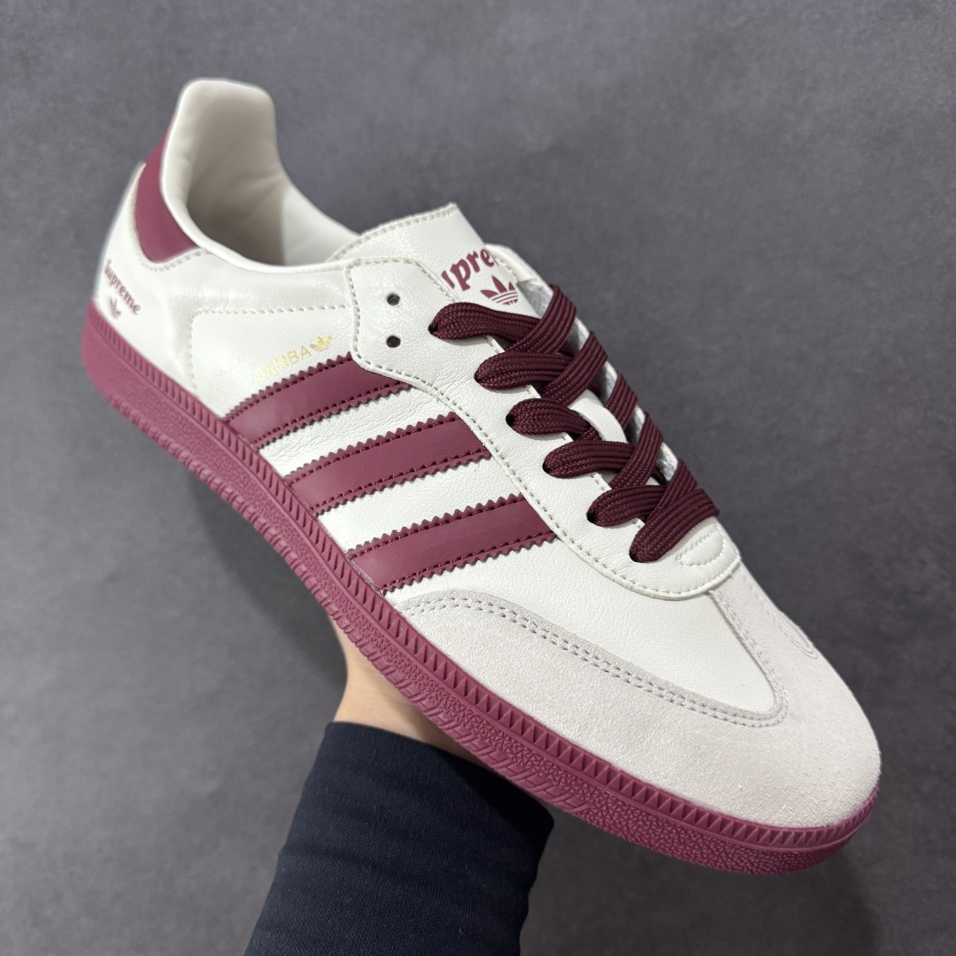 图片[3]-【定制版】adidas originals Samba OG x Supreme 灰红 桑巴舞系列复古经典轻便板鞋 此款以简约大方的造型设计 给人以随性休闲的时尚格调 穿着舒适轻便，运动灵活自如 满足日常个性穿搭 货号：GJ75813 尺码：36 36.5 37 38 38.5 39 40 40.5 41 42 42.5 43 44 44.5 45-选品中心