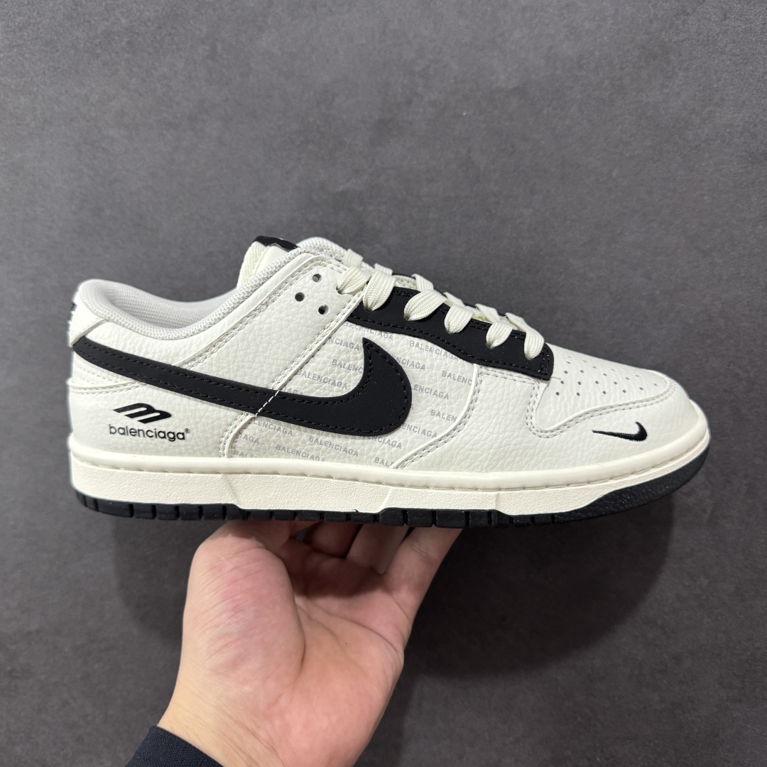 【定制版】Balenciaga x Nk SB Dunk Low 定制配色 巴黎世家联名 Dunk系列复古低帮休闲百搭板鞋 FX1588-311 公司级版本 定制鞋盒 大厂流水作业生产 超高清洁度 皮料切割干净无任何毛边 细节完美   尺码:36 36.5 37.5 38 38.5 39 40 40.5 41 42 42.5 43 44 44.5 45-选品中心