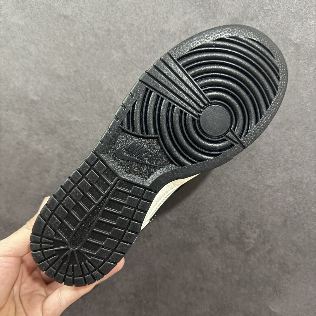 图片[9]-【定制版】Balenciaga x Nk SB Dunk Low 定制配色 巴黎世家联名 Dunk系列复古低帮休闲百搭板鞋 FX1588-311 公司级版本 定制鞋盒 大厂流水作业生产 超高清洁度 皮料切割干净无任何毛边 细节完美   尺码：36 36.5 37.5 38 38.5 39 40 40.5 41 42 42.5 43 44 44.5 45-选品中心