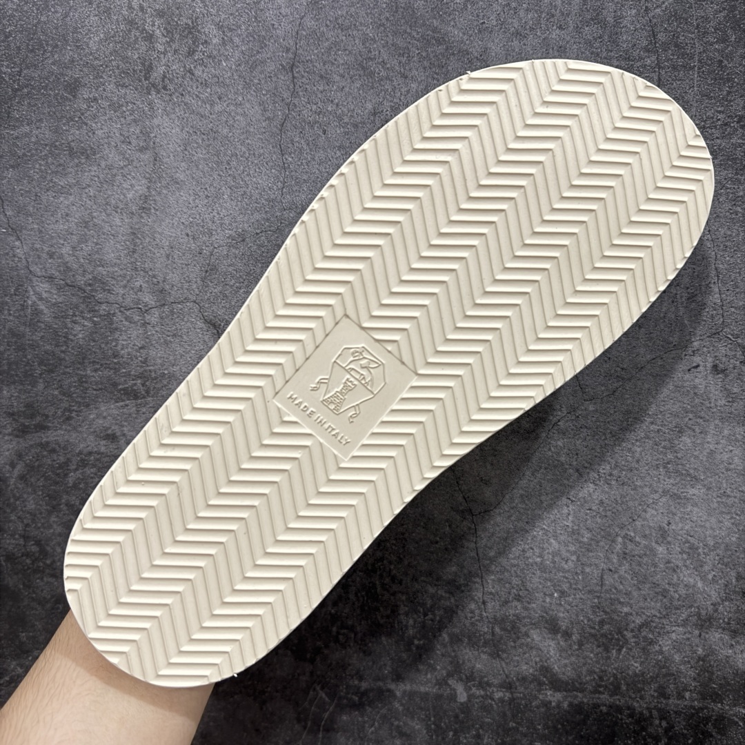 图片[9]-【佛山超a版】Brunello Cucinelli，BC 2025ss新款拖鞋出货🌈古铜 卡其色Logo一字麂皮凉拖，复古简约又不失时尚感，搭在任何穿搭上，都能轻松提升整体造型的精致度，每一步都走出随性自在 ，原版抽屉式包装，精致而大气i！ 面料：反毛皮 大底：超轻橡胶发泡 尺码：男款39-45-选品中心