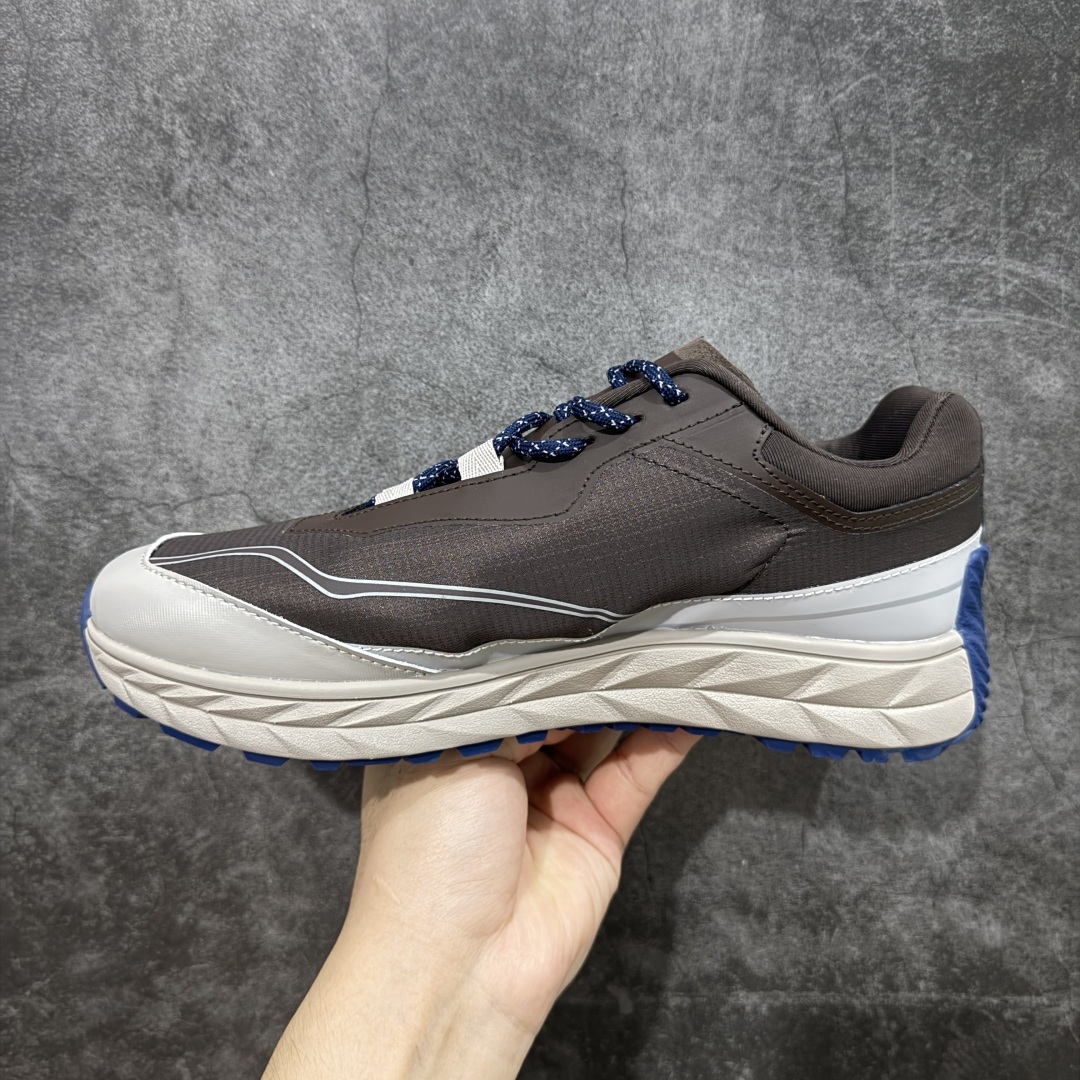 图片[2]-【纯原版】DESCENTE Terrain D 迪桑特舒适柔软防滑耐磨低帮生活休闲鞋 DESCENTE（迪桑特）创立于1935年，品牌名取自法语词汇，意为“滑降”。品牌箭头标识代表滑雪的三种技术“高速直线滑行”、“穿越”和“侧滑”，也寓意品牌在打造高端专业运动产品中不断追求完美的创新精神，致力于成为中国高端专业滑雪、综训、女子、铁人三项、高尔夫的第一品牌。 尺码：36 36.5 37 38 38.5 39 40 40.5 41 42 42.5 43 44 44.5 45-选品中心