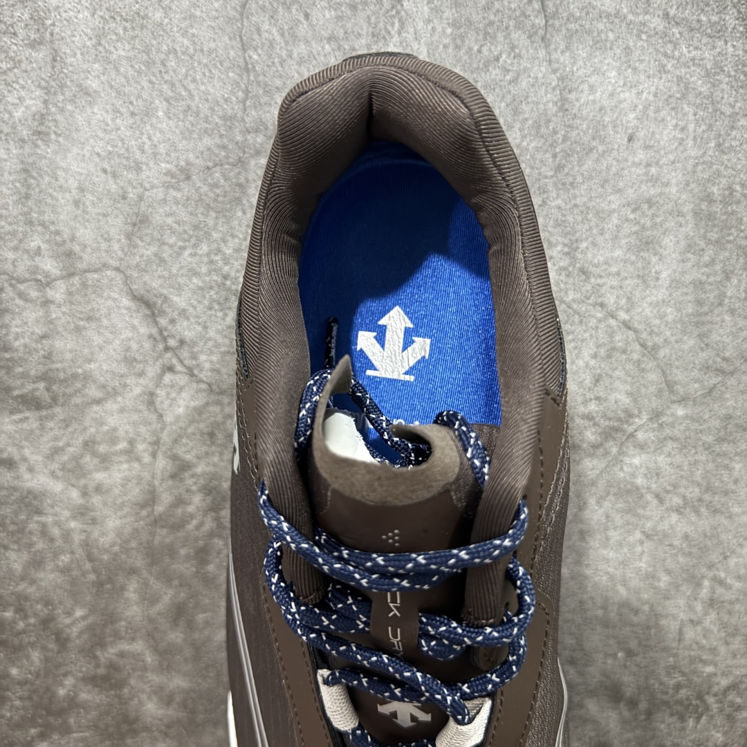 图片[8]-【纯原版】DESCENTE Terrain D 迪桑特舒适柔软防滑耐磨低帮生活休闲鞋 DESCENTE（迪桑特）创立于1935年，品牌名取自法语词汇，意为“滑降”。品牌箭头标识代表滑雪的三种技术“高速直线滑行”、“穿越”和“侧滑”，也寓意品牌在打造高端专业运动产品中不断追求完美的创新精神，致力于成为中国高端专业滑雪、综训、女子、铁人三项、高尔夫的第一品牌。 尺码：36 36.5 37 38 38.5 39 40 40.5 41 42 42.5 43 44 44.5 45-选品中心