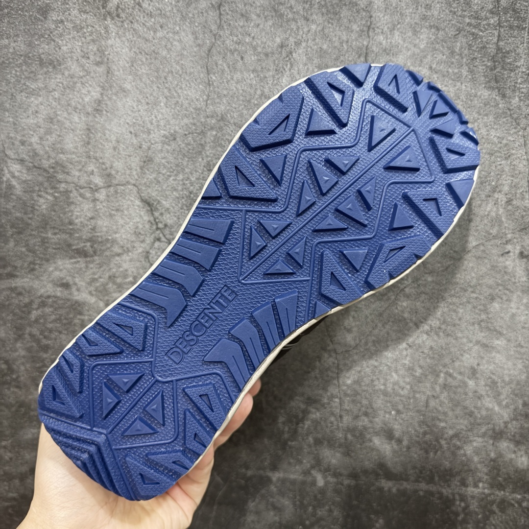 图片[9]-【纯原版】DESCENTE Terrain D 迪桑特舒适柔软防滑耐磨低帮生活休闲鞋 DESCENTE（迪桑特）创立于1935年，品牌名取自法语词汇，意为“滑降”。品牌箭头标识代表滑雪的三种技术“高速直线滑行”、“穿越”和“侧滑”，也寓意品牌在打造高端专业运动产品中不断追求完美的创新精神，致力于成为中国高端专业滑雪、综训、女子、铁人三项、高尔夫的第一品牌。 尺码：36 36.5 37 38 38.5 39 40 40.5 41 42 42.5 43 44 44.5 45-选品中心