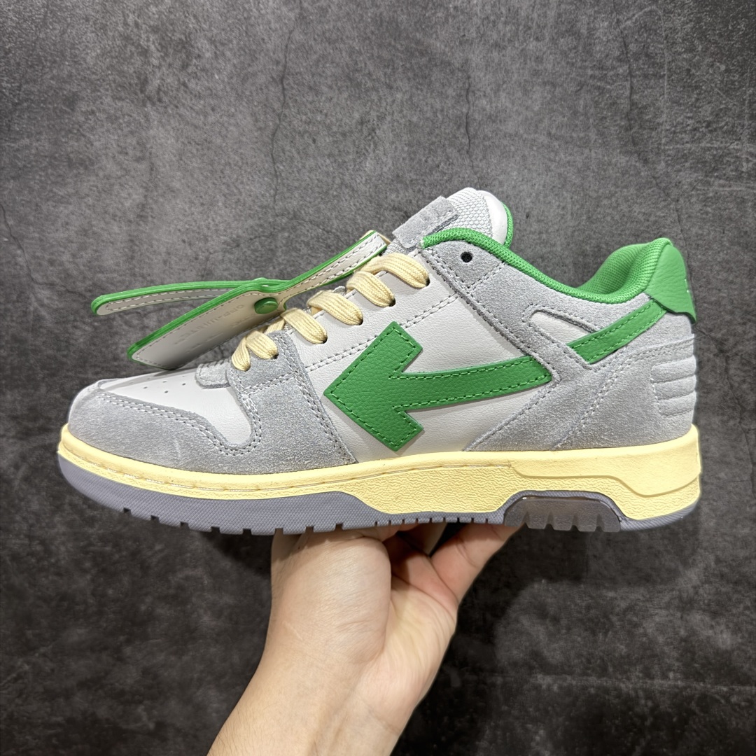 图片[2]-【纯原版】OFF-WHITE Out Of Office OW低帮时尚板鞋 米灰绿 杨幂同款 由经典配色打造 箭头符号、ZipTie 标签、1ogo印花等经典元素皆在此呈现 让人一眼明了 Off-White 的潮流身份 单品以黑白配色皮质制成 饰有品牌标志性 zip Tie 束线带吊牌 侧面饰有 Arrows 图案 展现出品牌对街头风格的偏爱 原厂原档案开发 原盒原标原厂头层皮料 官方原版设计 做工细节全方位对比原鞋 尺码：36 37 38 39 40 41 42 43 44 45 46 47-选品中心