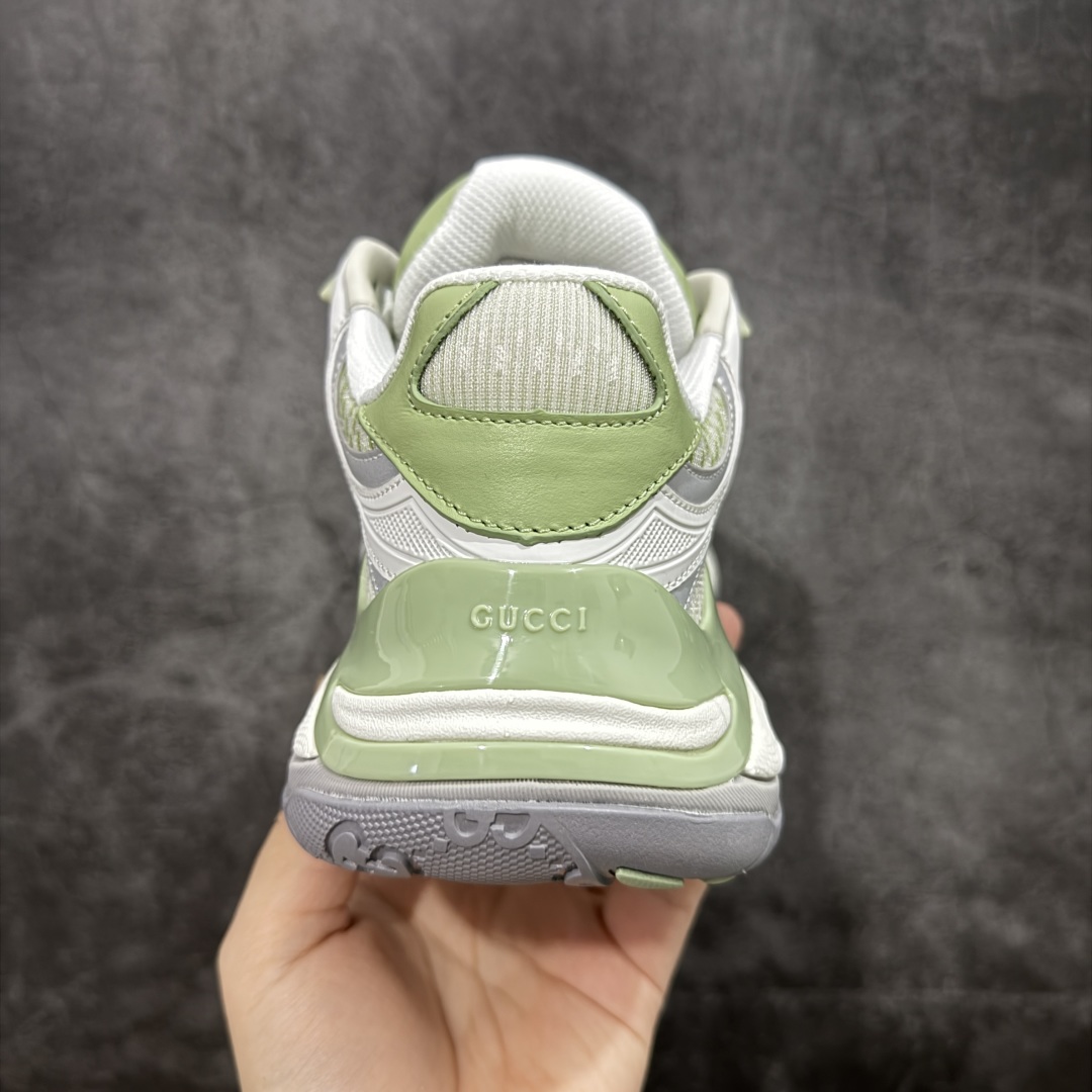 图片[4]-【广东纯原版本】GUCCI 古驰皮革圆头抽绳低帮生活休闲运动鞋 Gucci（古驰）是源于意大利的时装奢饰品牌，是全球奢侈品品牌之一。由古驰奥•古驰在1921年于意大利佛罗伦萨创办。古驰的严品包括时装、皮具、皮鞋、手表、领带、丝巾、香水、家居用品及宠物用品等，借由其独特的创意和革新，以及精湛的意大利工艺闻名于世。GUCCl品牌时装一向以高档、豪华、性感而闻名于世，以“身份与财富之象征”品牌形象成为富有上流社会的消费宠儿。古驰—-永恒而经典并深受明星们的青睐，品牌灵感源自演员，公主和名媛等杰出女性。 尺码：36 37 38 39 40 41 42 43 44 45-选品中心