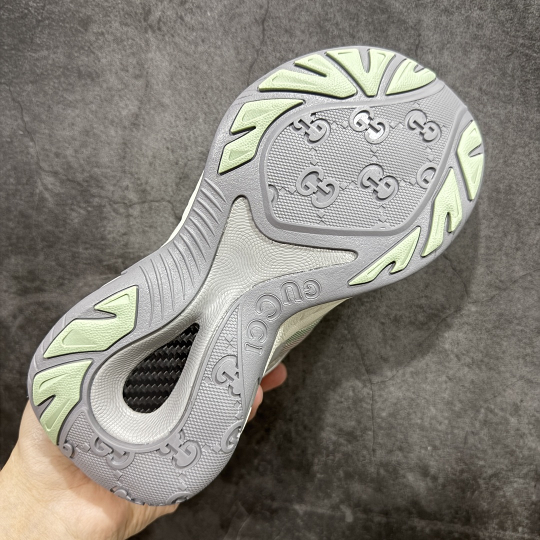 图片[9]-【广东纯原版本】GUCCI 古驰皮革圆头抽绳低帮生活休闲运动鞋 Gucci（古驰）是源于意大利的时装奢饰品牌，是全球奢侈品品牌之一。由古驰奥•古驰在1921年于意大利佛罗伦萨创办。古驰的严品包括时装、皮具、皮鞋、手表、领带、丝巾、香水、家居用品及宠物用品等，借由其独特的创意和革新，以及精湛的意大利工艺闻名于世。GUCCl品牌时装一向以高档、豪华、性感而闻名于世，以“身份与财富之象征”品牌形象成为富有上流社会的消费宠儿。古驰—-永恒而经典并深受明星们的青睐，品牌灵感源自演员，公主和名媛等杰出女性。 尺码：36 37 38 39 40 41 42 43 44 45-选品中心