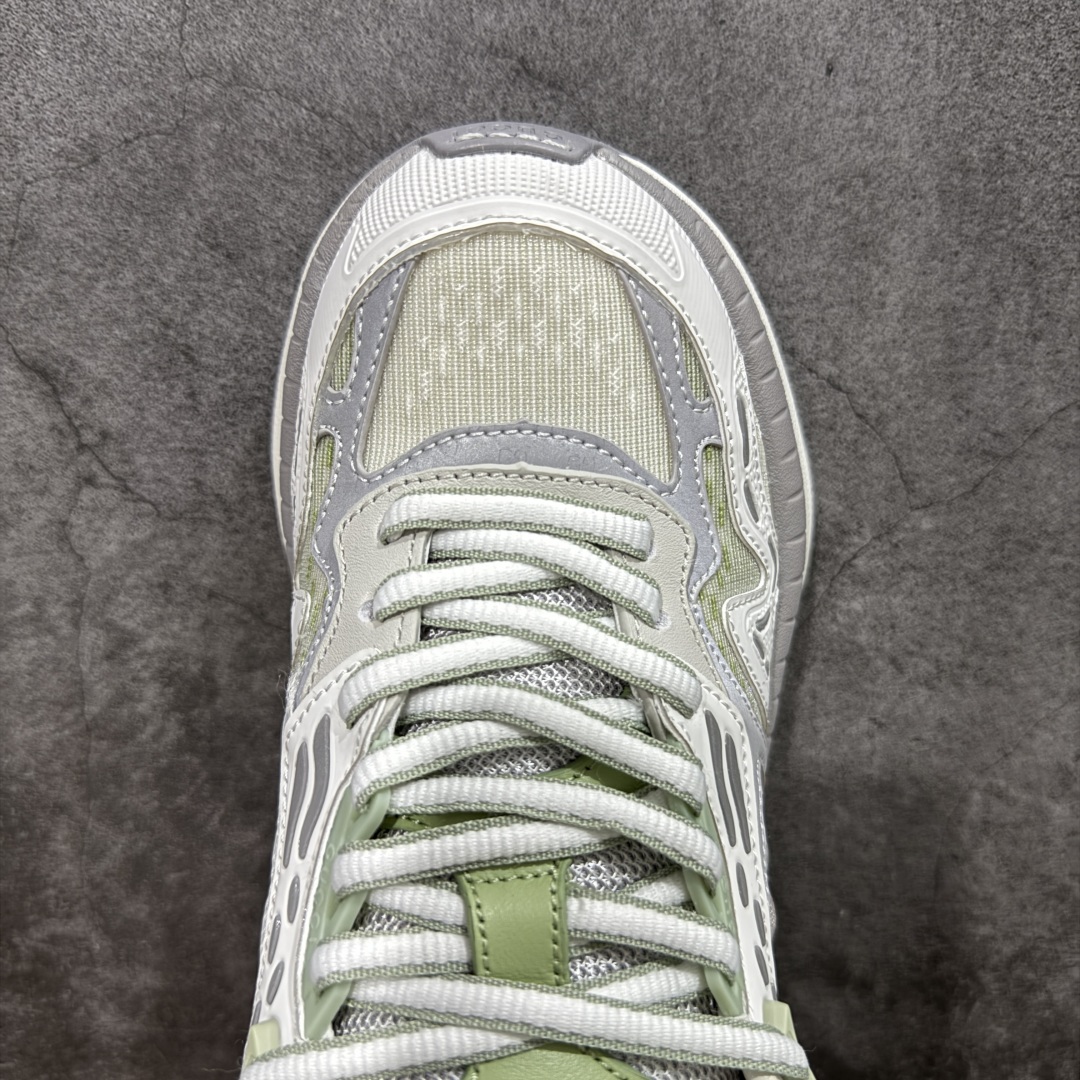 图片[5]-【广东纯原版本】GUCCI 古驰皮革圆头抽绳低帮生活休闲运动鞋 Gucci（古驰）是源于意大利的时装奢饰品牌，是全球奢侈品品牌之一。由古驰奥•古驰在1921年于意大利佛罗伦萨创办。古驰的严品包括时装、皮具、皮鞋、手表、领带、丝巾、香水、家居用品及宠物用品等，借由其独特的创意和革新，以及精湛的意大利工艺闻名于世。GUCCl品牌时装一向以高档、豪华、性感而闻名于世，以“身份与财富之象征”品牌形象成为富有上流社会的消费宠儿。古驰—-永恒而经典并深受明星们的青睐，品牌灵感源自演员，公主和名媛等杰出女性。 尺码：36 37 38 39 40 41 42 43 44 45-选品中心