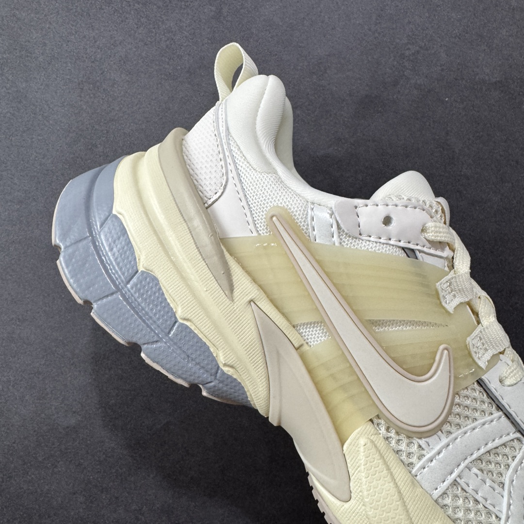 图片[6]-【公司级】NK V2k Runtekk 复古老爹鞋跑步鞋 HO1512-110 材质上使用大面积网眼 皮革 TPU 组成 支撑和透气性肯定不错 中底处由 Cushlon 泡绵打造 保证在压马路时可以提供优秀脚感 并通过一手做旧氧化效果突出复古感 中底造型很容易让大家联想到巴黎世家3XL 增高效果同样不能忽视 尺码：36-45-选品中心