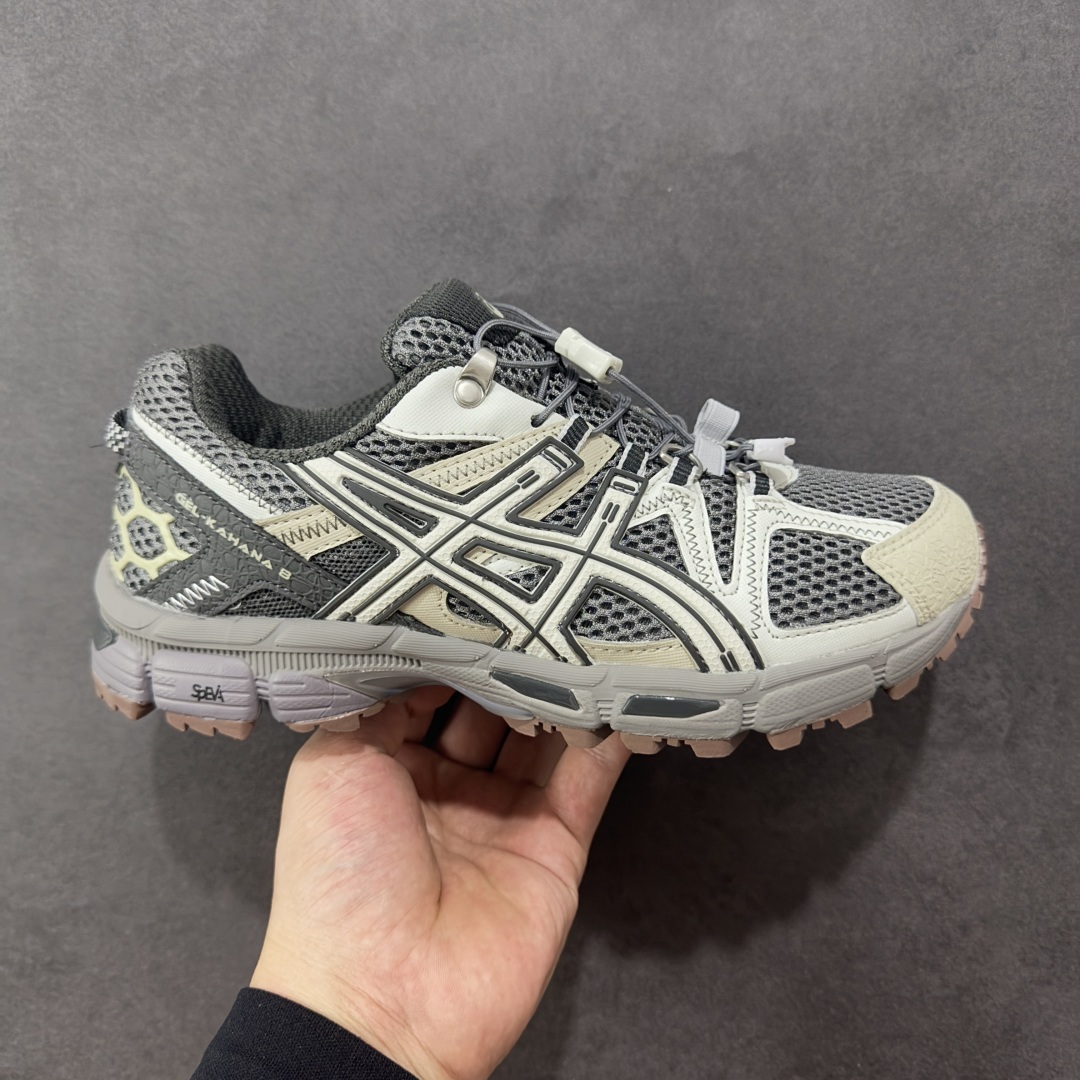 【K8纯原版】ASICS GEL-KAHANA 8 亚瑟士越野跑步鞋抓地稳定运动鞋缓震耐磨跑鞋 融合机能和户外潮流强势回归 核心科技GEL内置于后跟 配合SPEVA弹性中底 减轻落地时地面对脚部的冲击力 中底内侧DYNAMIC DUOMAX 双密度防倾斜装置和中足补强结构 以及后跟几何形状构造 多方面支撑保护 AHAR耐磨橡胶大底 配合沟槽纹路设计 增强抓地力 后足GEL缓冲系统 减轻冲击时的冲击 实现平稳过渡 Trusstic系统 减少鞋底的重量 同时保留了鞋子结构的完整性 尺码:36 37 38 39 39.5 40 40.5 41.5 42 42.5 43.5 44 45-选品中心