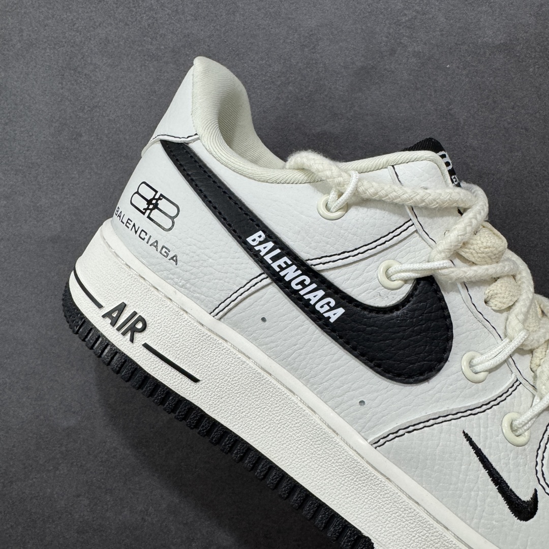图片[6]-【定制版】Nike Air Force 1 Low 07 x Balenciaga 白黑绑带小钩 原楦头原纸板 打造纯正低帮空军版型 专注外贸渠道 全掌内置蜂窝气垫 原盒配件 原厂中底钢印、拉帮完美 货号：AM1588 019 尺码：36 36.5 37.5 38 38.5 39 40 40.5 41 42 42.5 43 44 44.5 45-选品中心