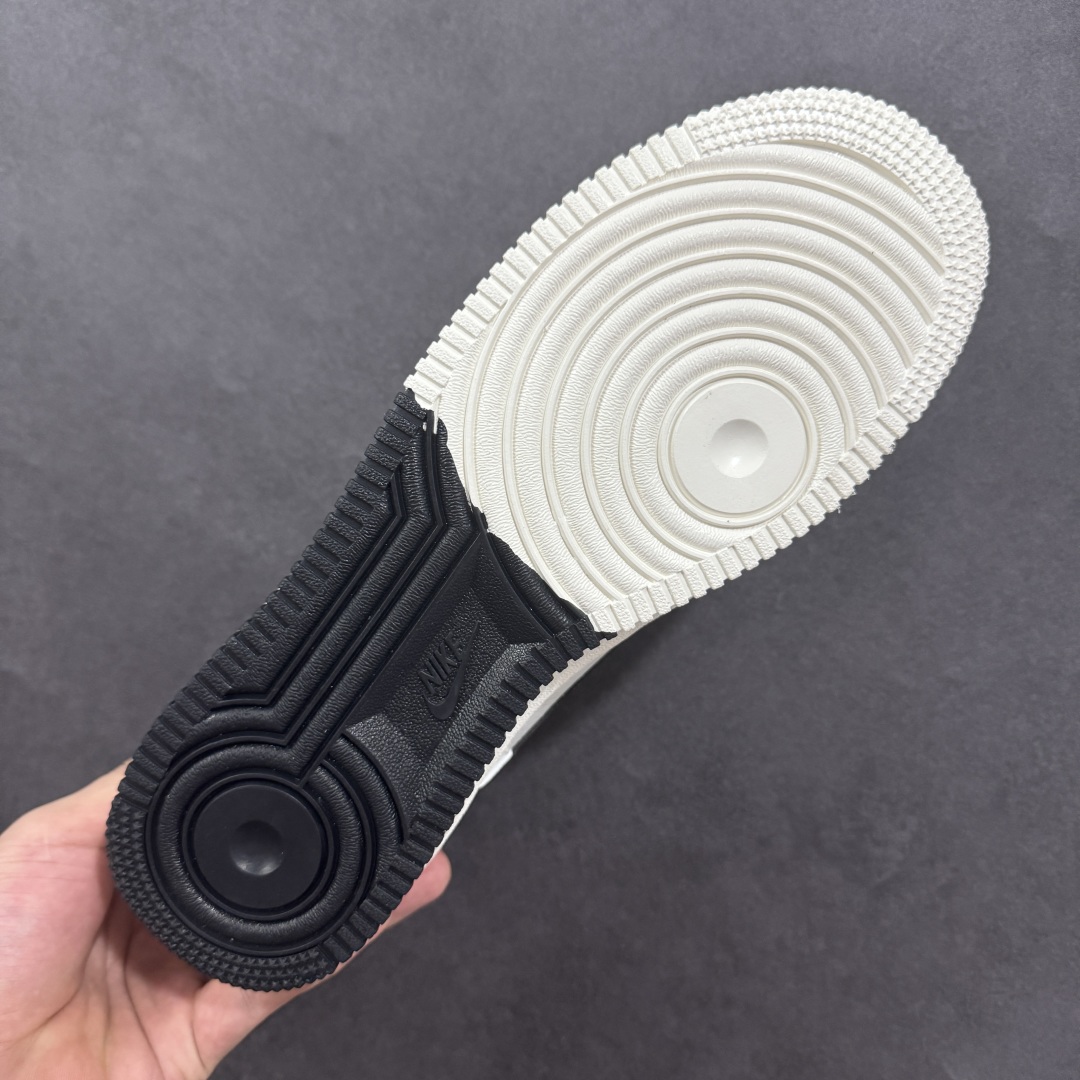 图片[9]-【定制版】Nike Air Force 1 Low 07 x Balenciaga 白黑绑带小钩 原楦头原纸板 打造纯正低帮空军版型 专注外贸渠道 全掌内置蜂窝气垫 原盒配件 原厂中底钢印、拉帮完美 货号：AM1588 019 尺码：36 36.5 37.5 38 38.5 39 40 40.5 41 42 42.5 43 44 44.5 45-选品中心